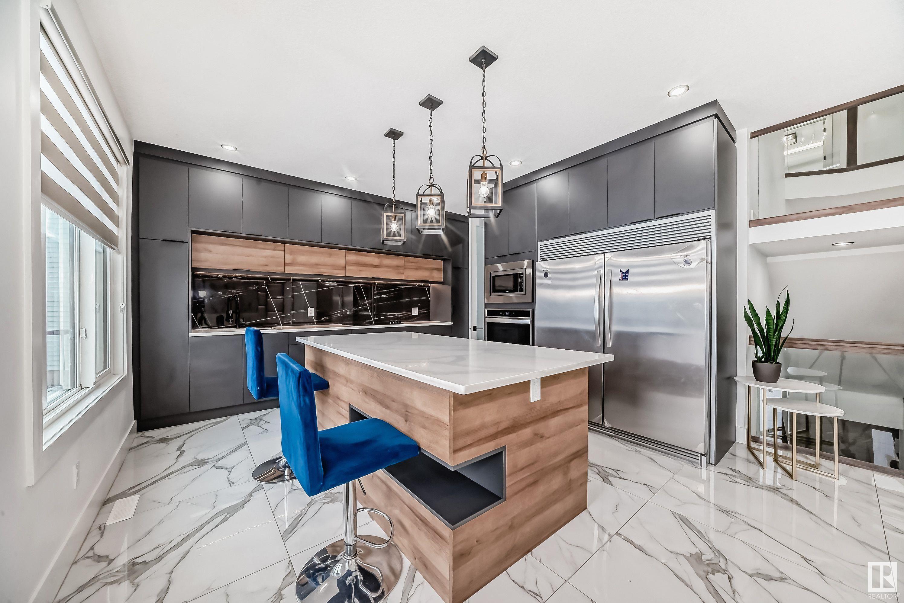      1004 151 AV NW , Edmonton,  ,T5Y 4C8 ;  Listing Number: MLS E4418573