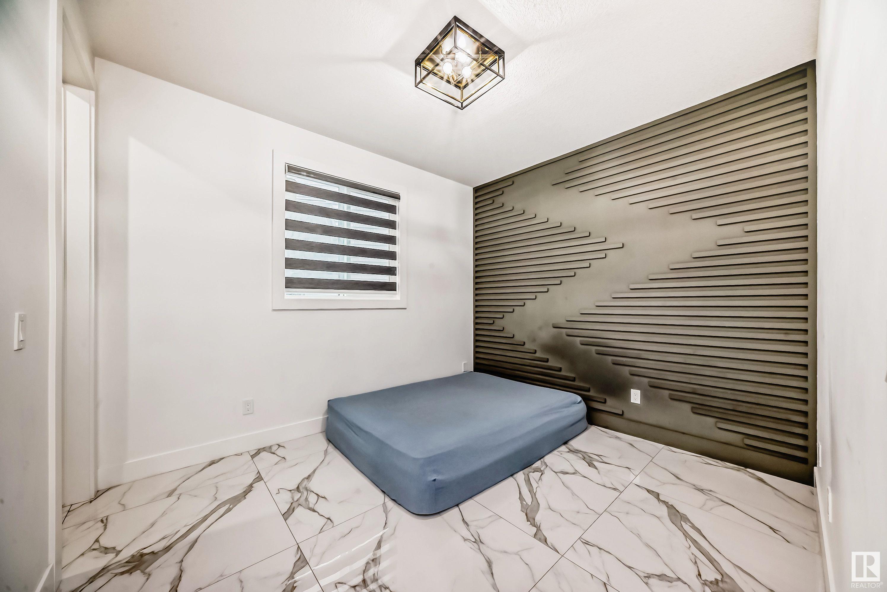      1004 151 AV NW , Edmonton,  ,T5Y 4C8 ;  Listing Number: MLS E4418573