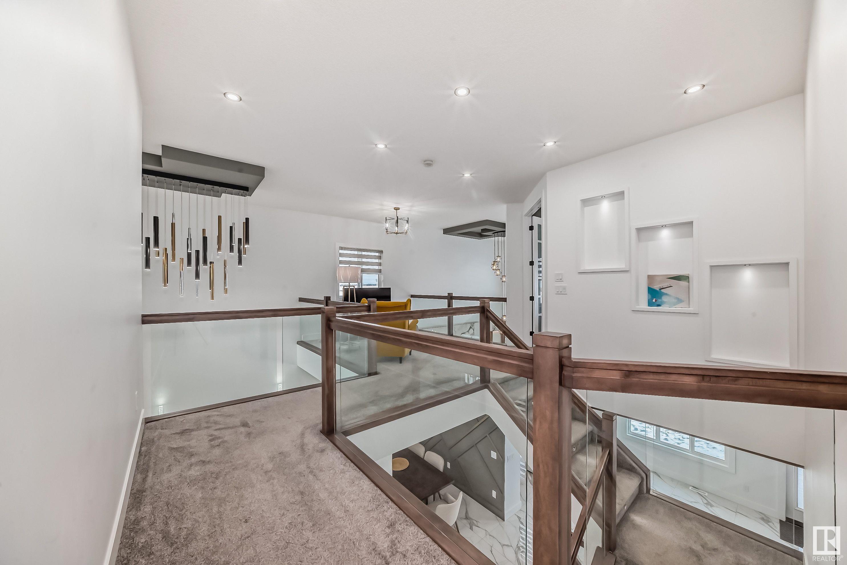      1004 151 AV NW , Edmonton,  ,T5Y 4C8 ;  Listing Number: MLS E4418573