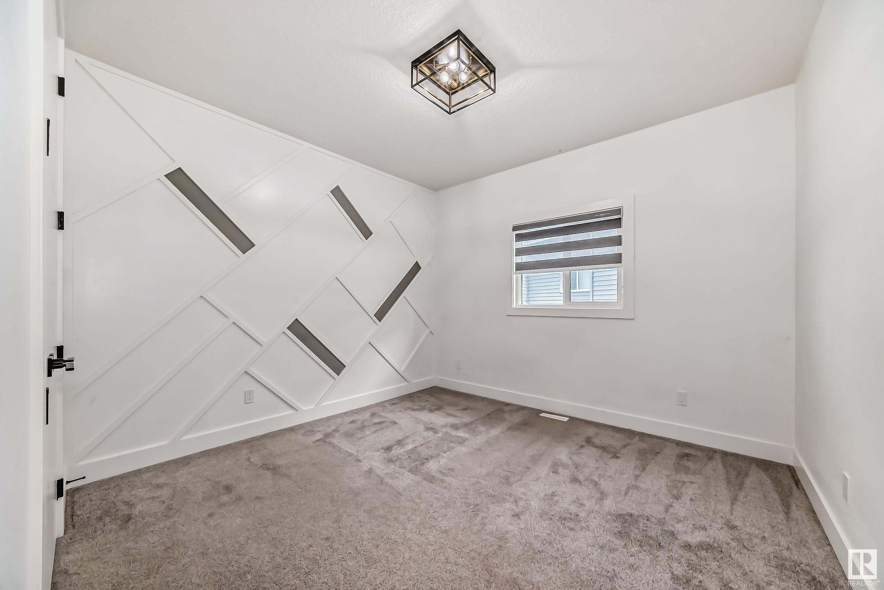      1004 151 AV NW , Edmonton,  ,T5Y 4C8 ;  Listing Number: MLS E4418573