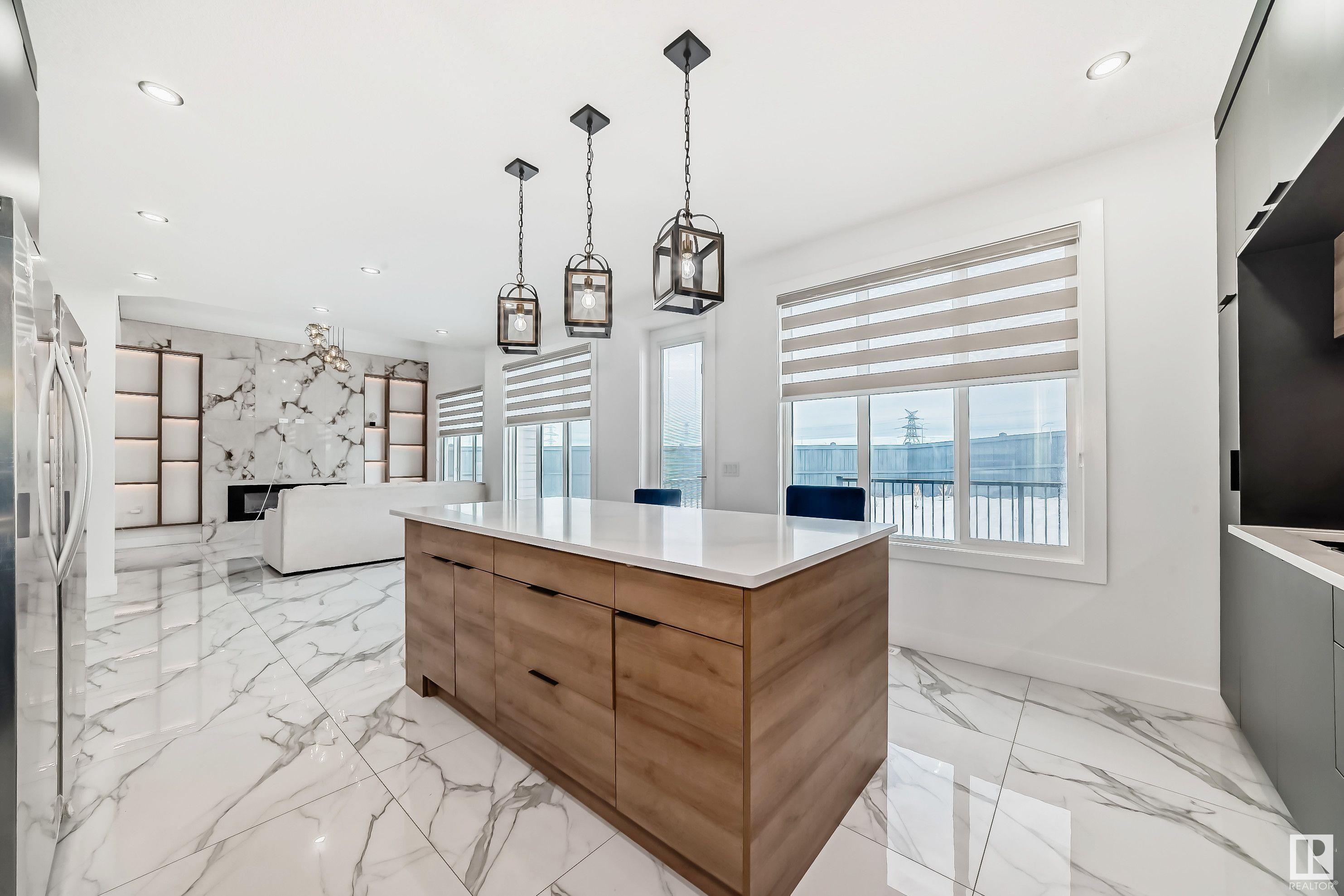      1004 151 AV NW , Edmonton,  ,T5Y 4C8 ;  Listing Number: MLS E4418573
