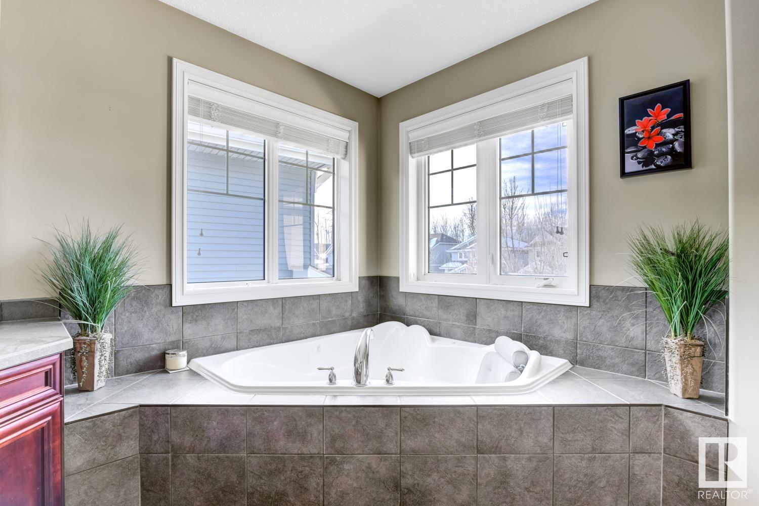      5007 210 ST NW , Edmonton,  ,T6M 0A8 ;  Listing Number: MLS E4418588