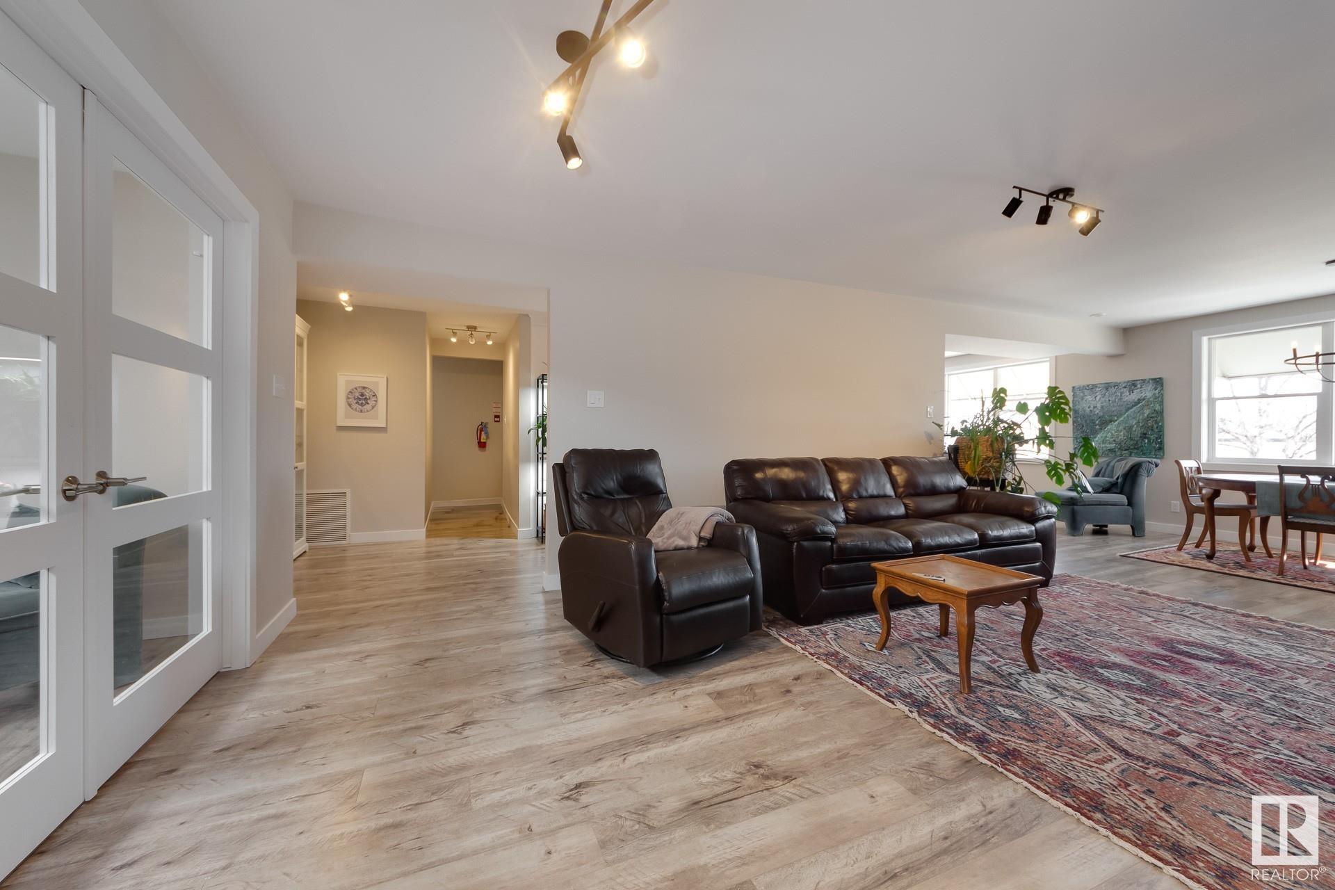      6324 106 ST NW , Edmonton,  ,T6H 2V3 ;  Listing Number: MLS E4418610