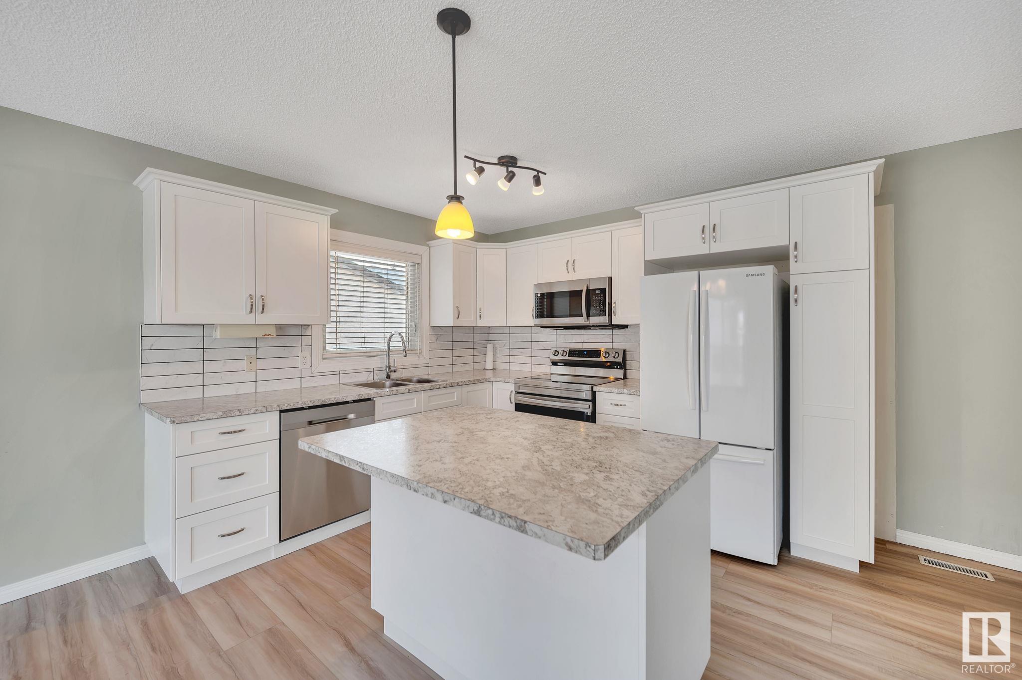      57 4401 37 ST , Stony Plain,  ,T7Z 1L3 ;  Listing Number: MLS E4418626