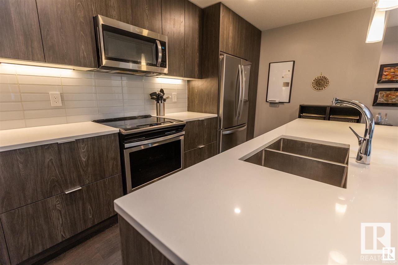      #700 10180 103 ST NW , Edmonton,  ,T5J 0L1 ;  Listing Number: MLS E4418630