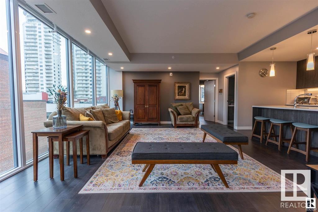      #700 10180 103 ST NW , Edmonton,  ,T5J 0L1 ;  Listing Number: MLS E4418630
