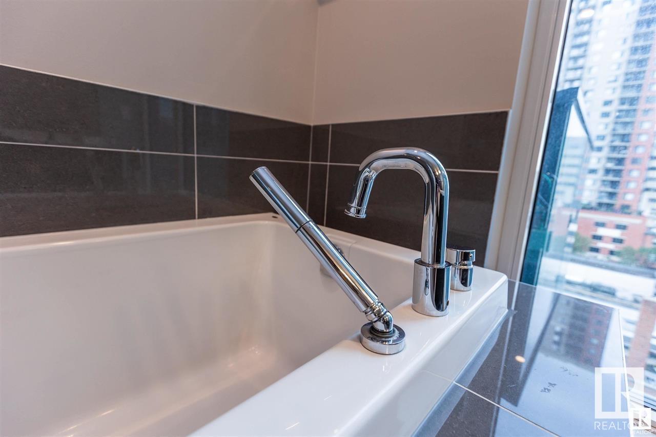      #700 10180 103 ST NW , Edmonton,  ,T5J 0L1 ;  Listing Number: MLS E4418630