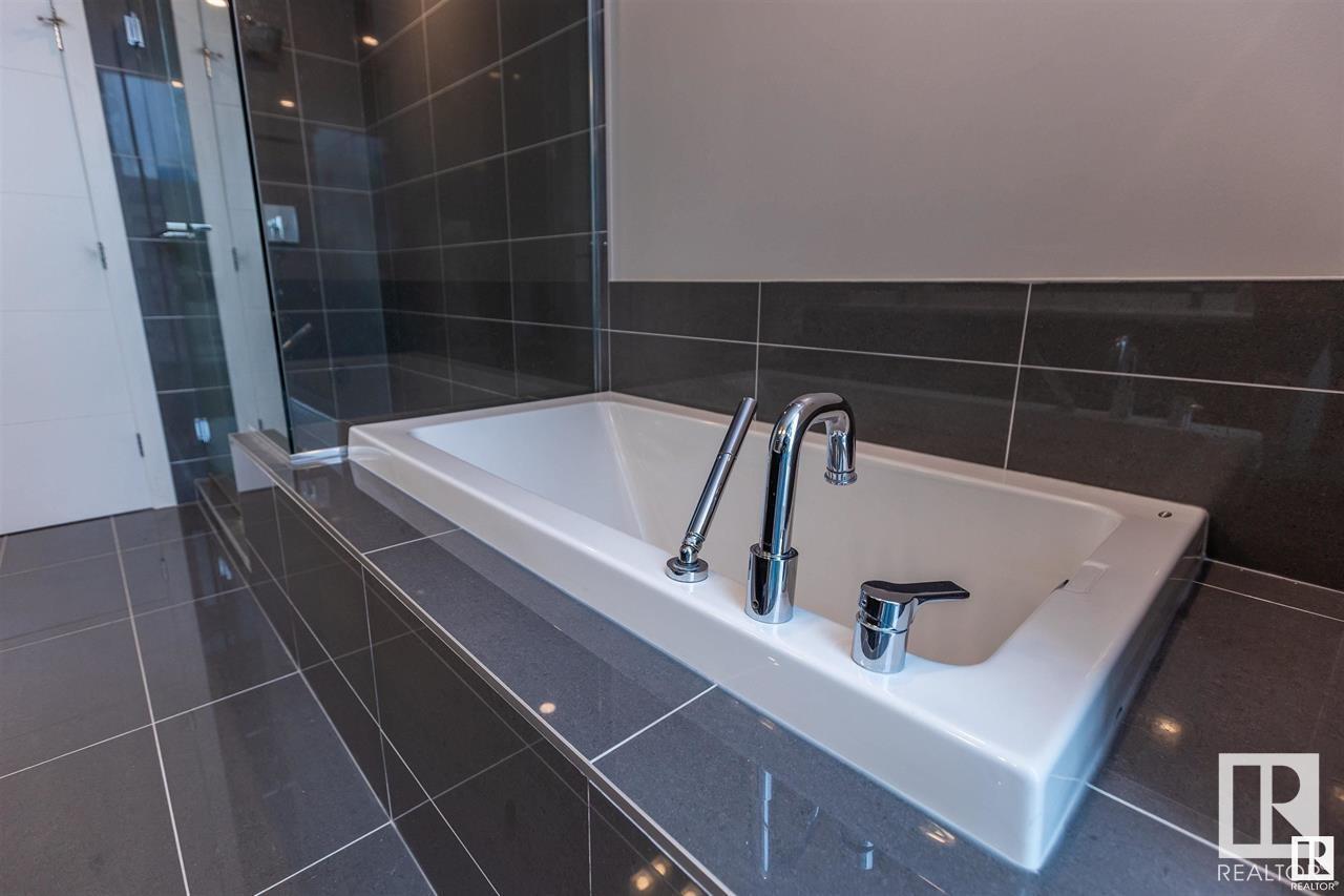      #700 10180 103 ST NW , Edmonton,  ,T5J 0L1 ;  Listing Number: MLS E4418630