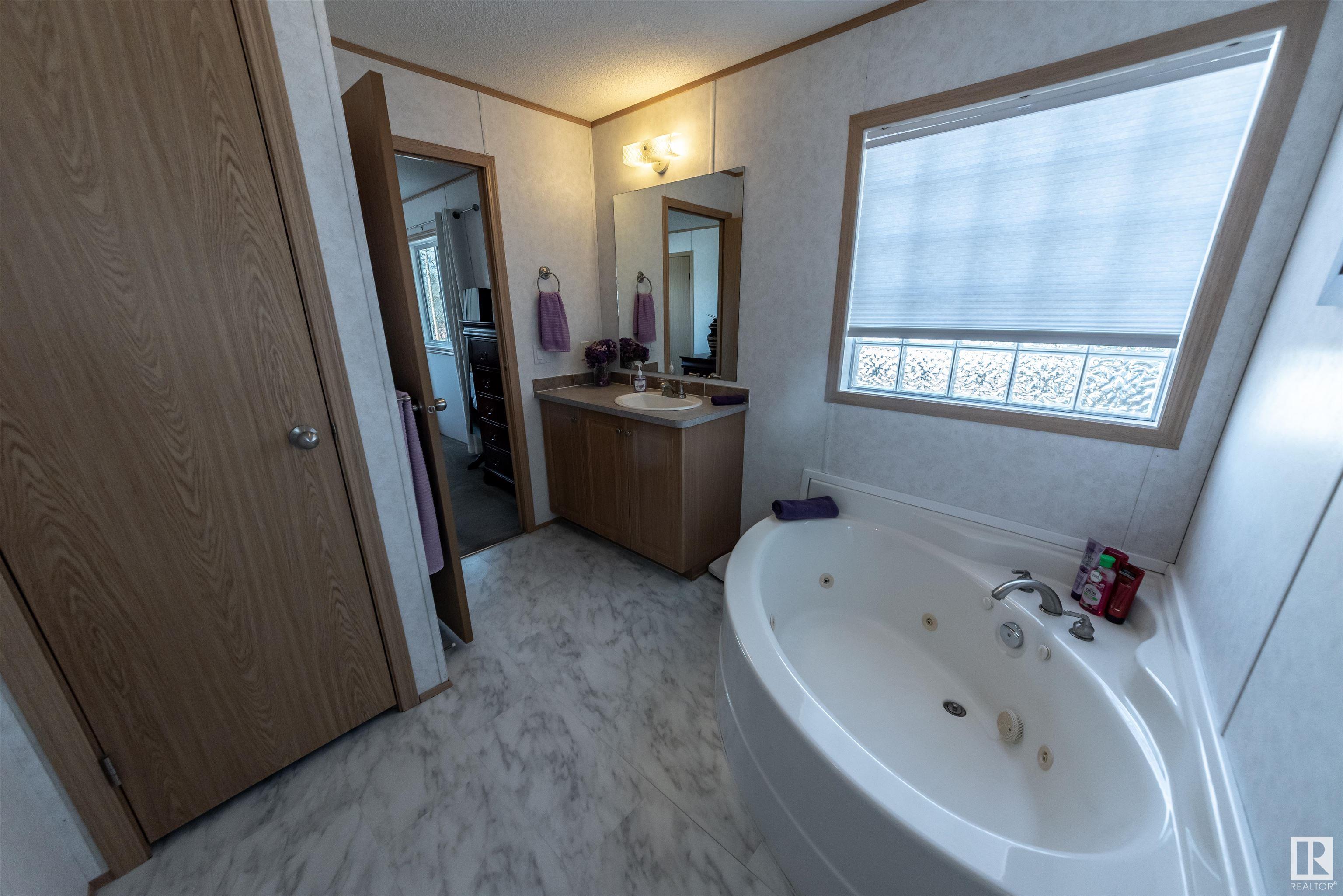      4916 56 ST , Rural Lac Ste. Anne County,  ,T0E 0A0 ;  Listing Number: MLS E4418635