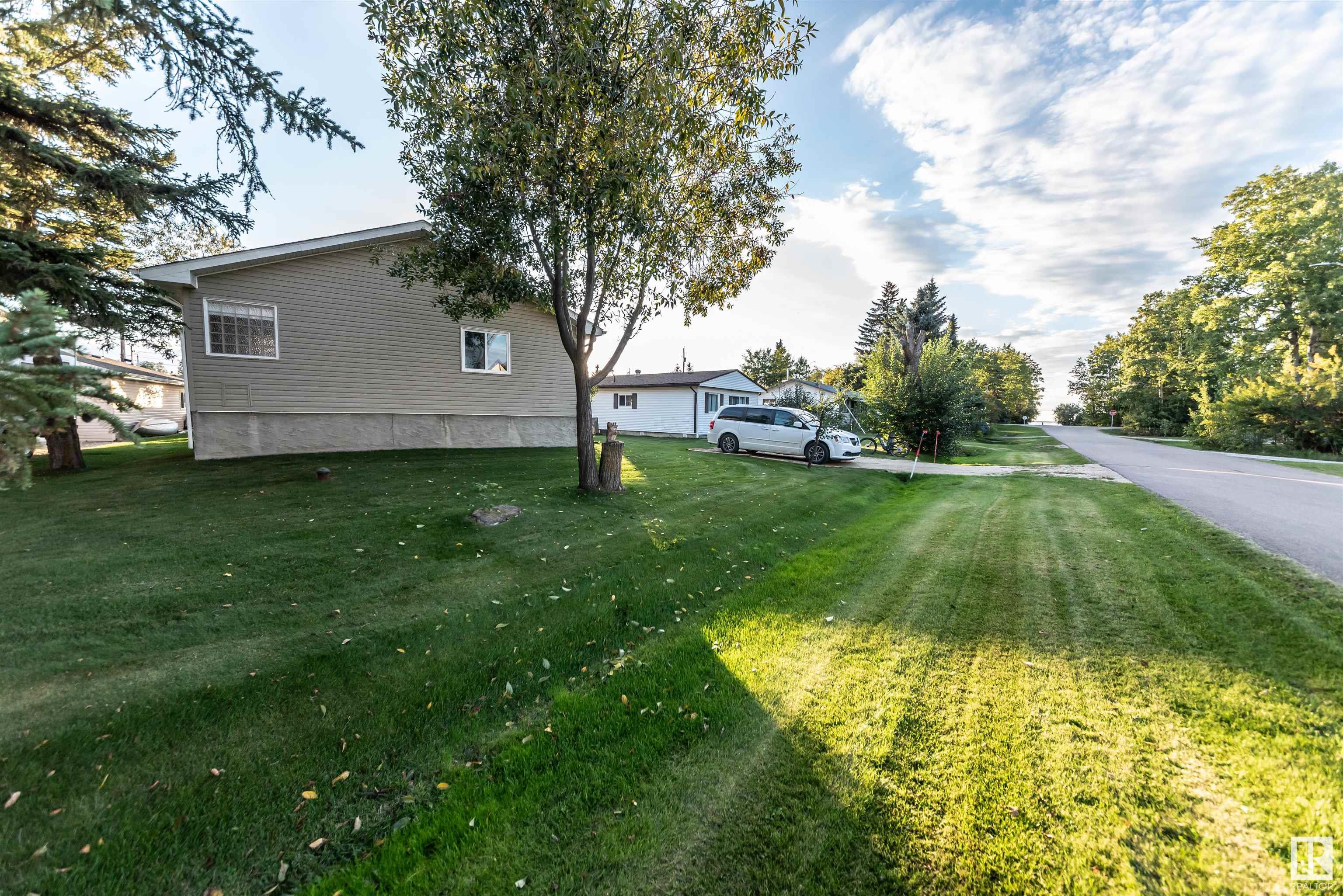      4916 56 ST , Rural Lac Ste. Anne County,  ,T0E 0A0 ;  Listing Number: MLS E4418635