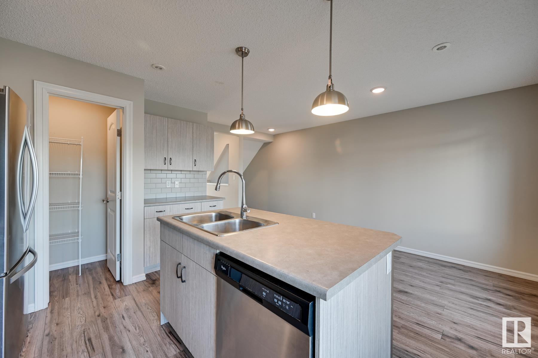      #2 2215 24 ST NW , Edmonton,  ,T6T 1A6 ;  Listing Number: MLS E4418644