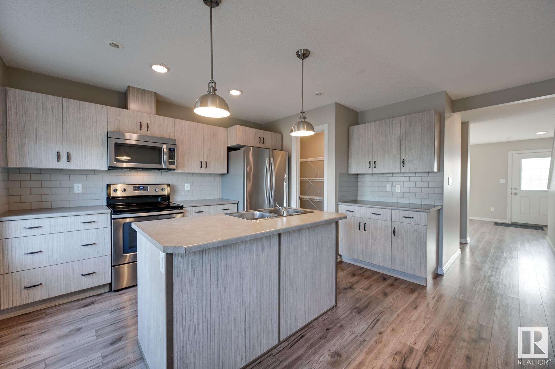      #2 2215 24 ST NW , Edmonton,  ,T6T 1A6 ;  Listing Number: MLS E4418644