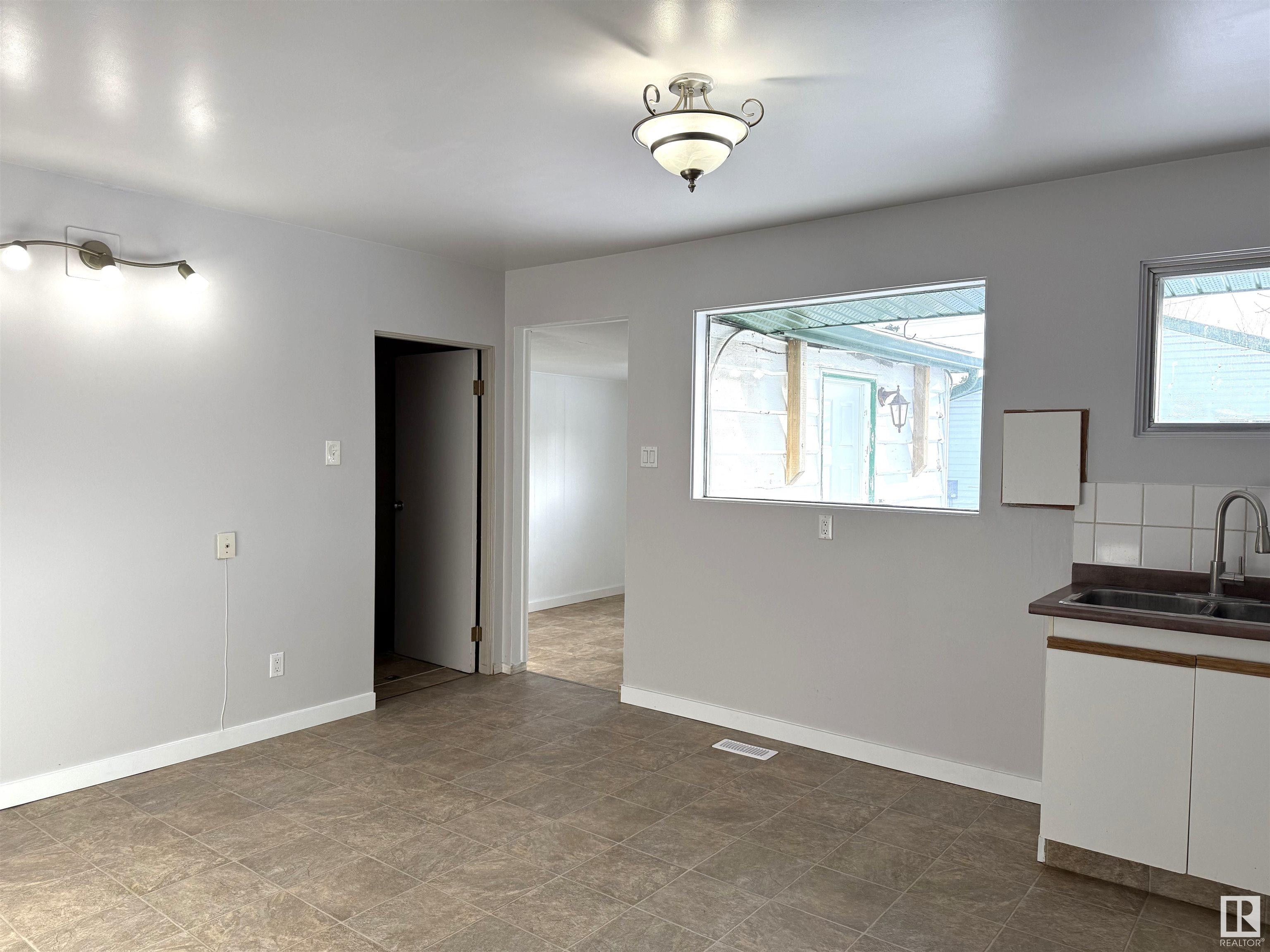      4809 51 AV , Drayton Valley,  ,T7A 1E1 ;  Listing Number: MLS E4418647