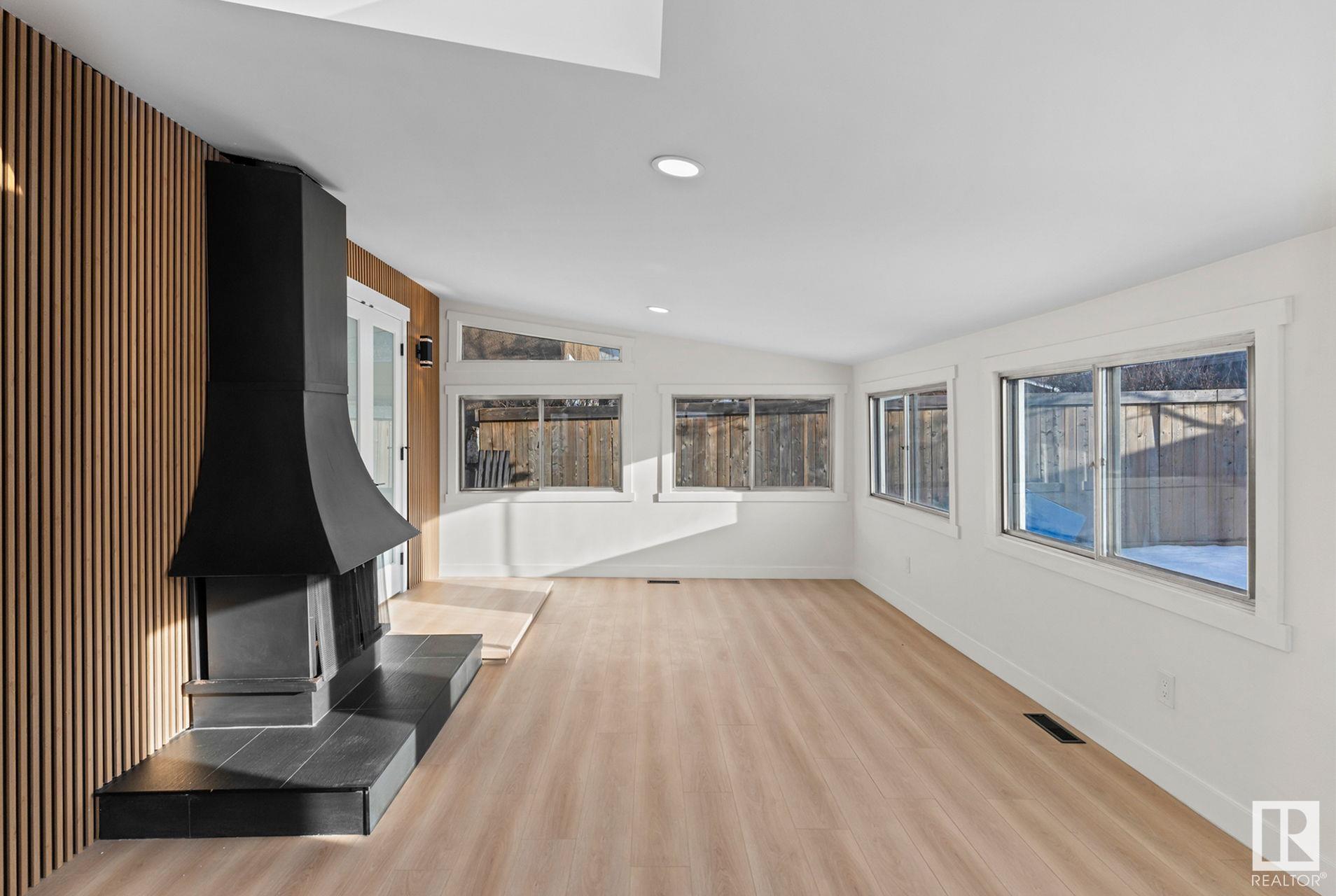      11607 40 AV NW , Edmonton,  ,T6J 0R7 ;  Listing Number: MLS E4418650