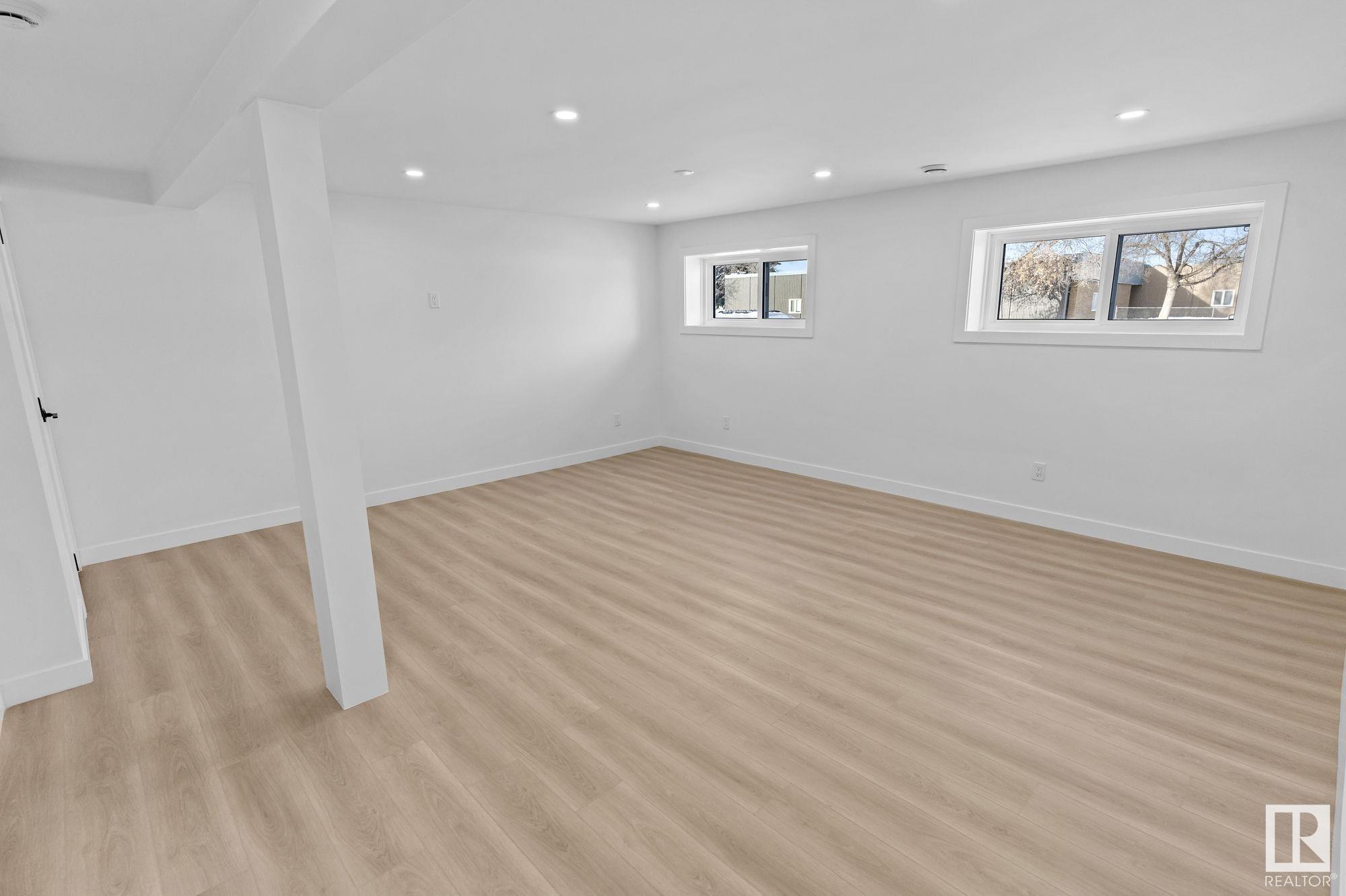      11607 40 AV NW , Edmonton,  ,T6J 0R7 ;  Listing Number: MLS E4418650