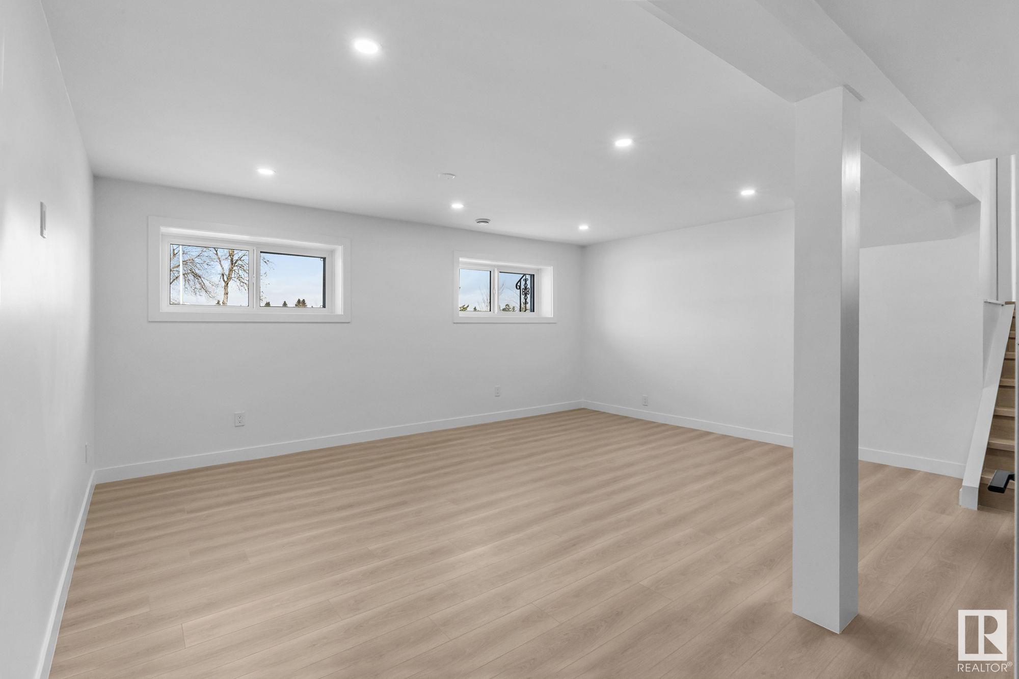      11607 40 AV NW , Edmonton,  ,T6J 0R7 ;  Listing Number: MLS E4418650