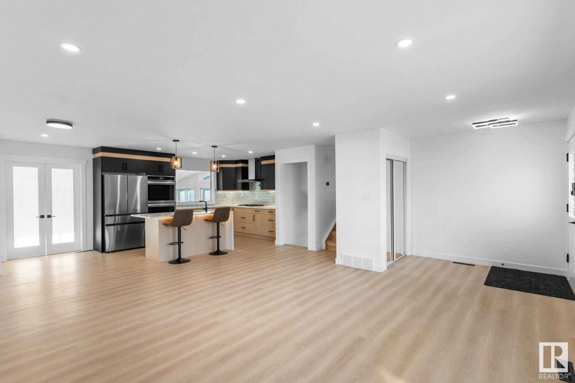      11607 40 AV NW , Edmonton,  ,T6J 0R7 ;  Listing Number: MLS E4418650