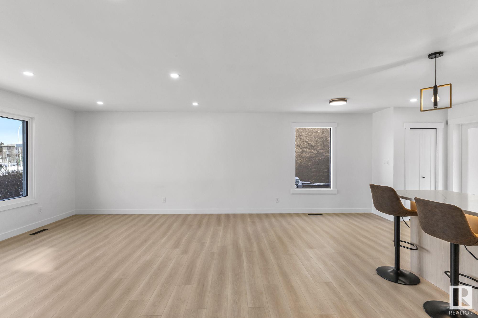      11607 40 AV NW , Edmonton,  ,T6J 0R7 ;  Listing Number: MLS E4418650