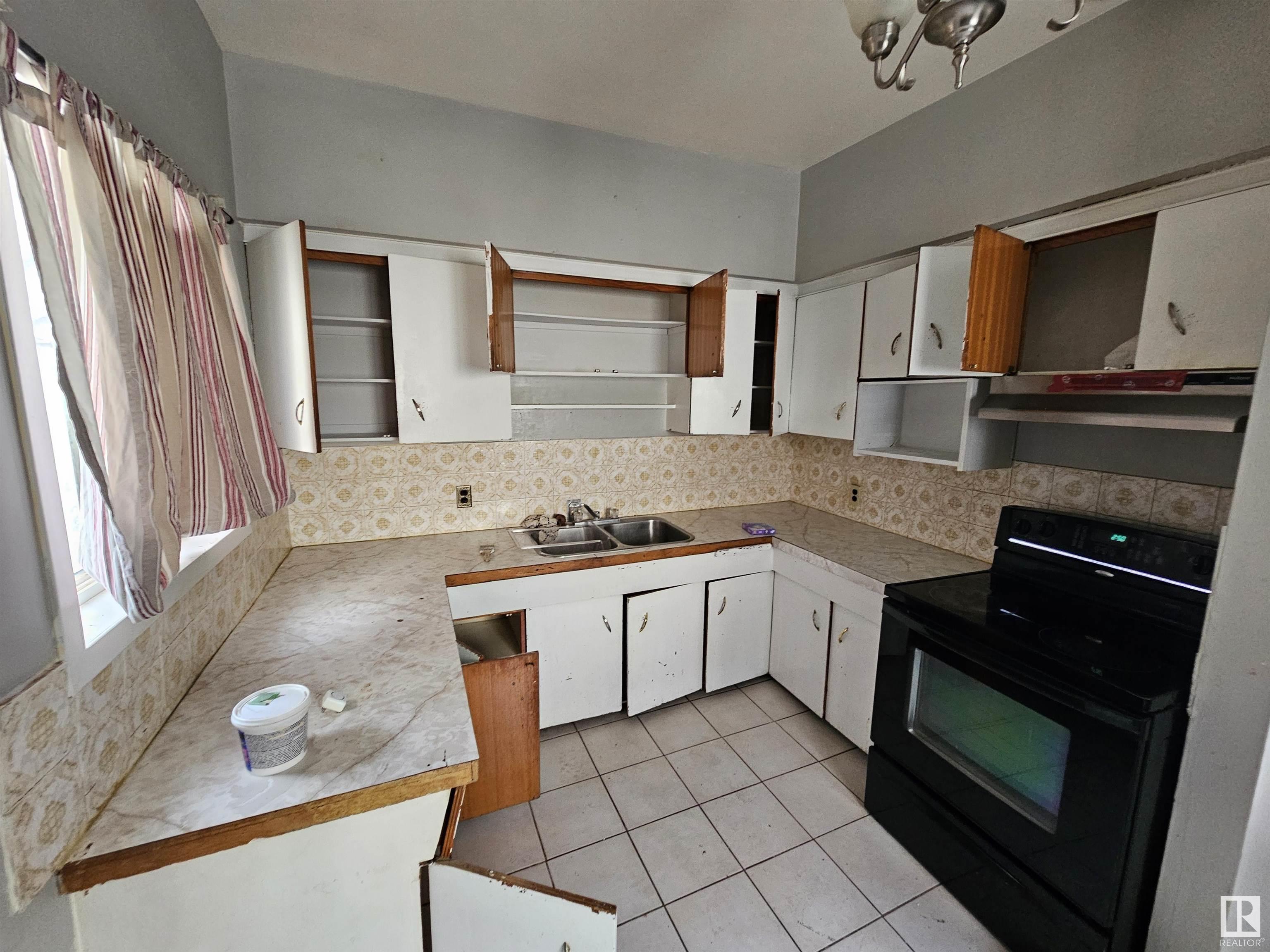     12044 79 ST NW , Edmonton,  ,T5B 2L3 ;  Listing Number: MLS E4418653