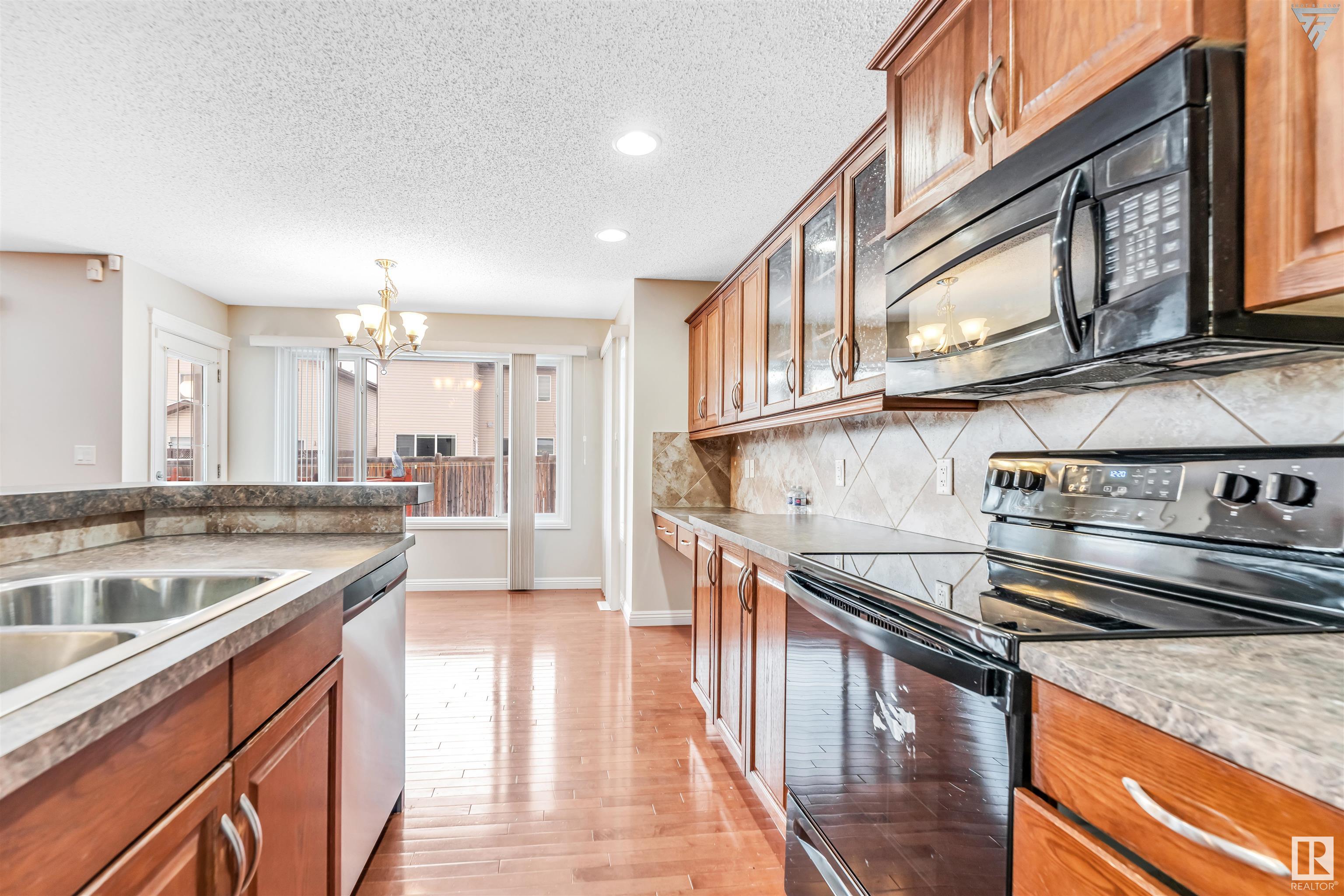      3012 25 AV NW , Edmonton,  ,T6T 0C8 ;  Listing Number: MLS E4418666