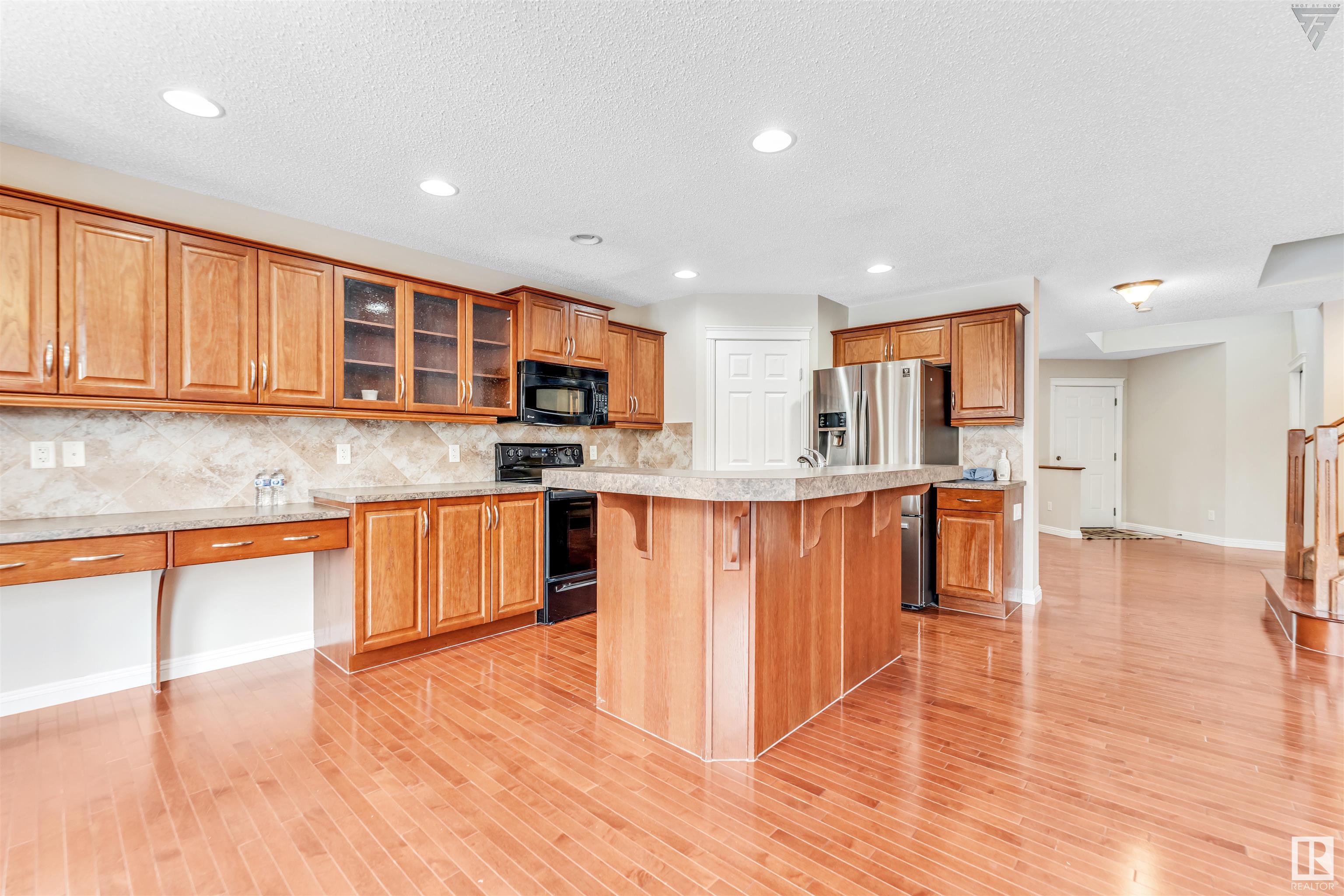      3012 25 AV NW , Edmonton,  ,T6T 0C8 ;  Listing Number: MLS E4418666