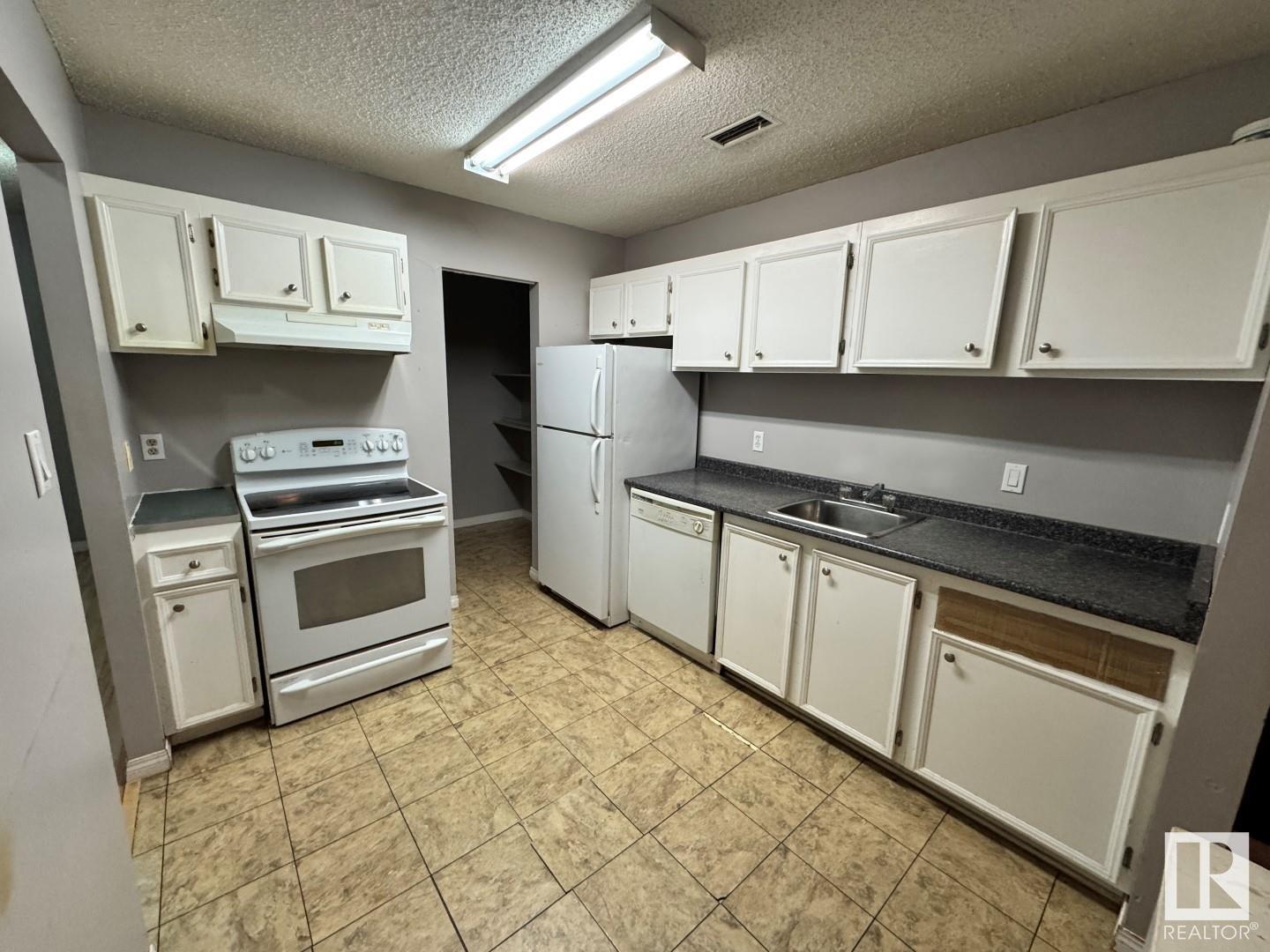      #18 1503 MILL WOODS E NW , Edmonton,  ,T6L 4C2 ;  Listing Number: MLS E4418676