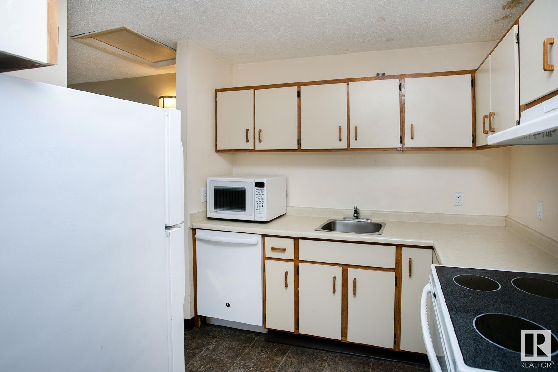      #106 9854 88 AV NW , Edmonton,  ,T6E 2R3 ;  Listing Number: MLS E4418688