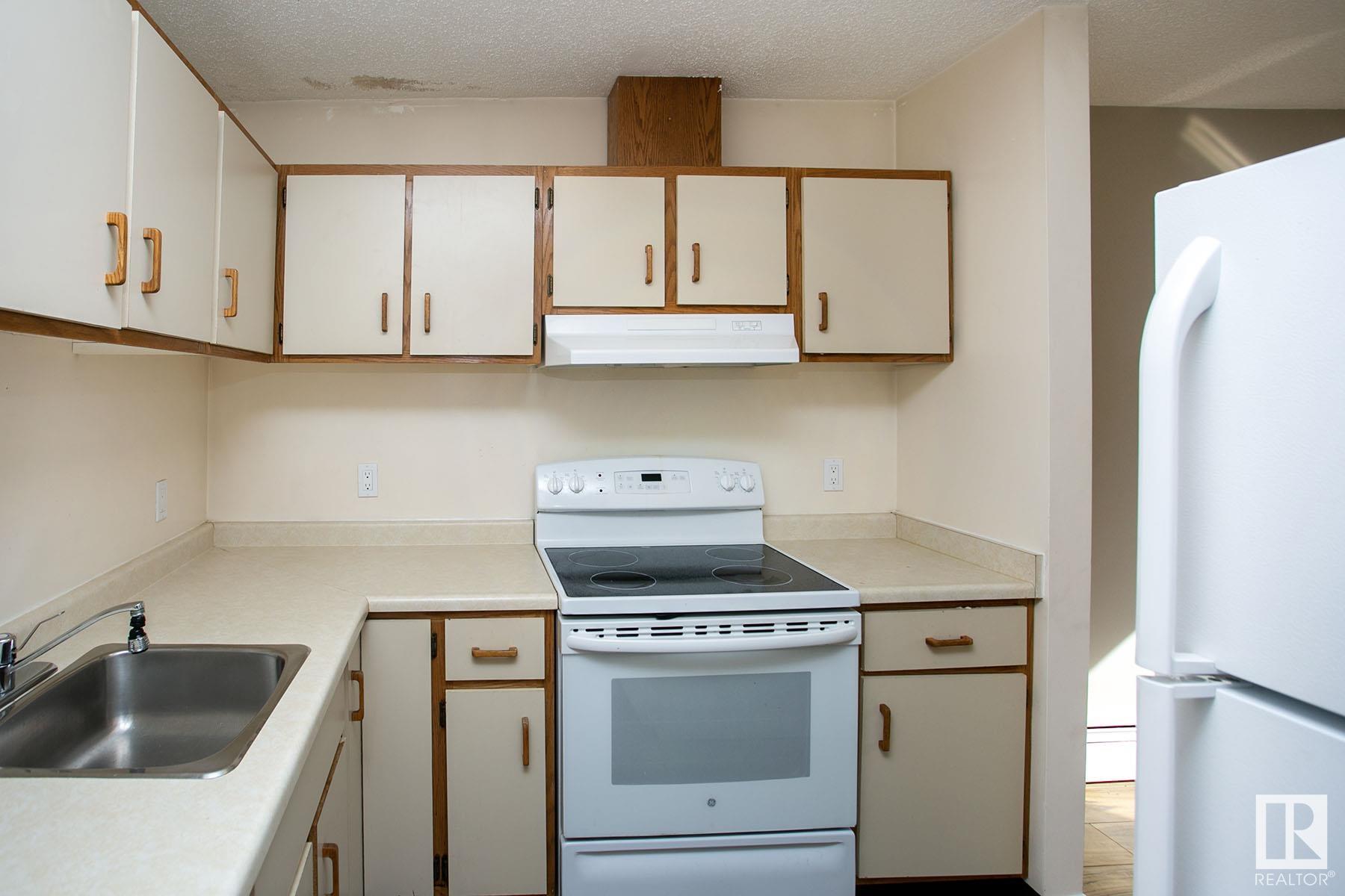      #106 9854 88 AV NW , Edmonton,  ,T6E 2R3 ;  Listing Number: MLS E4418688