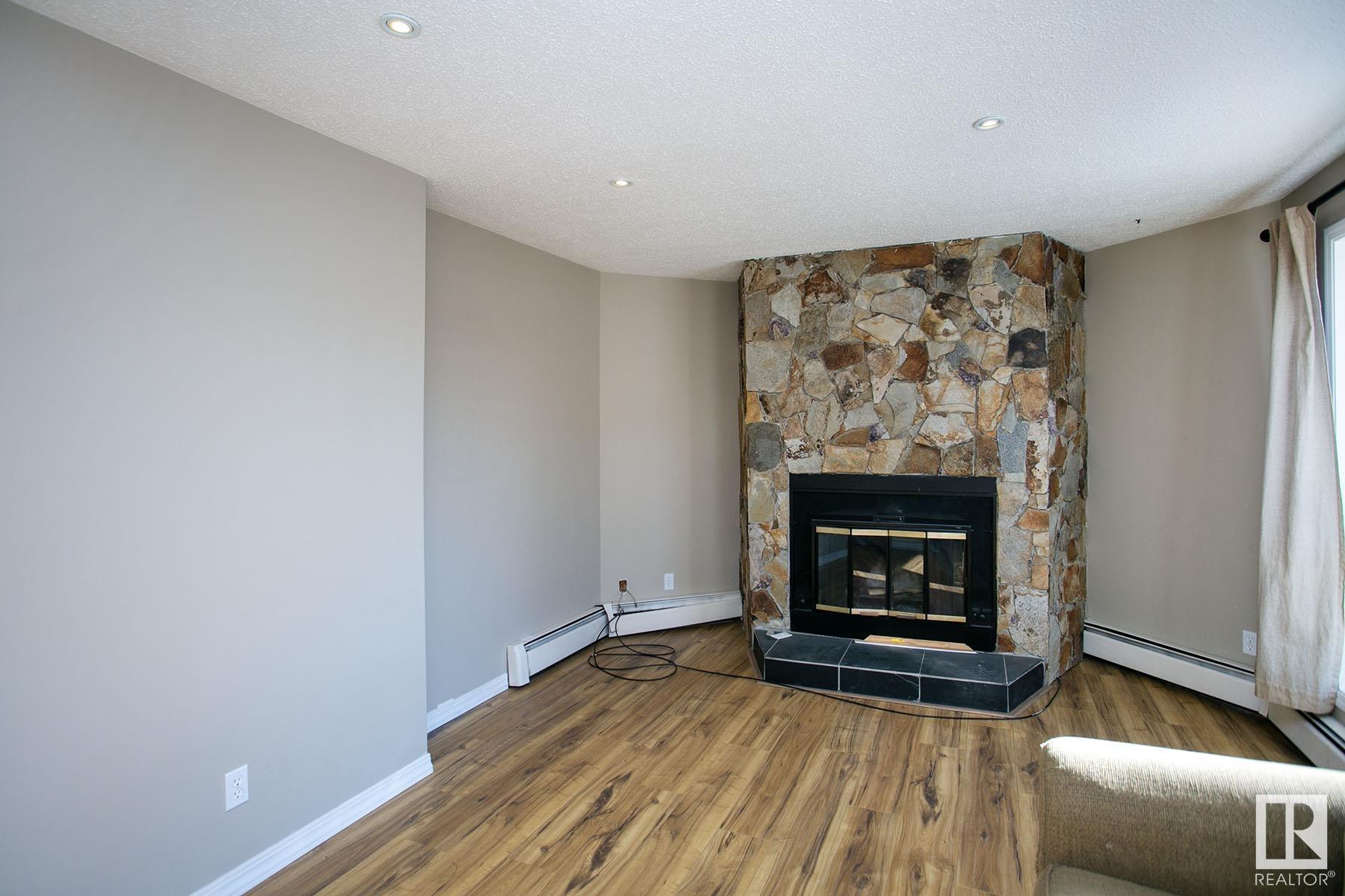      #106 9854 88 AV NW , Edmonton,  ,T6E 2R3 ;  Listing Number: MLS E4418688