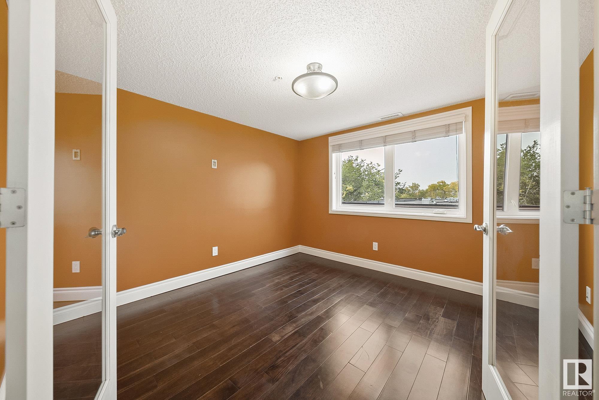      #401 10232 115 ST NW , Edmonton,  ,T5K 1T8 ;  Listing Number: MLS E4418694