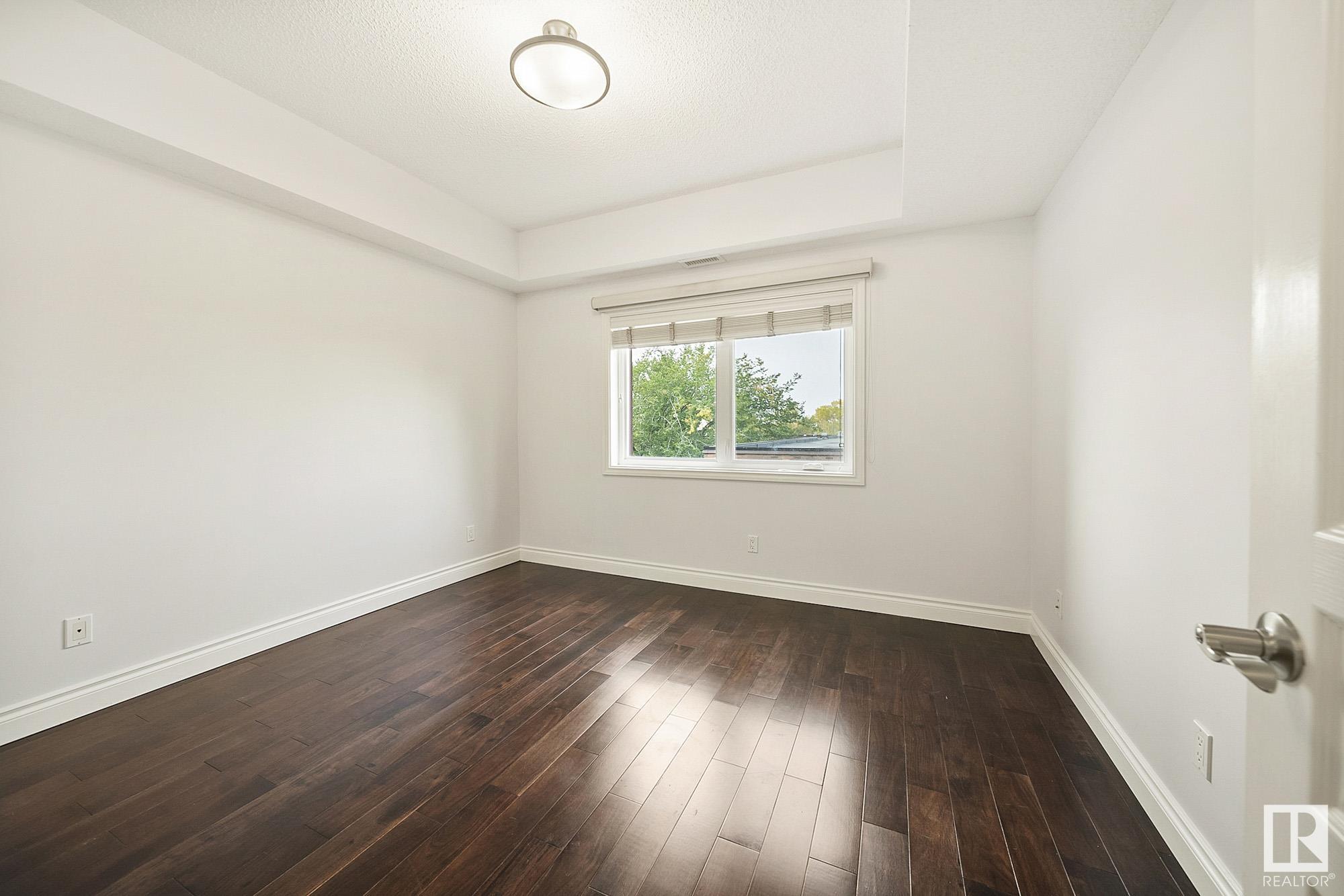      #401 10232 115 ST NW , Edmonton,  ,T5K 1T8 ;  Listing Number: MLS E4418694