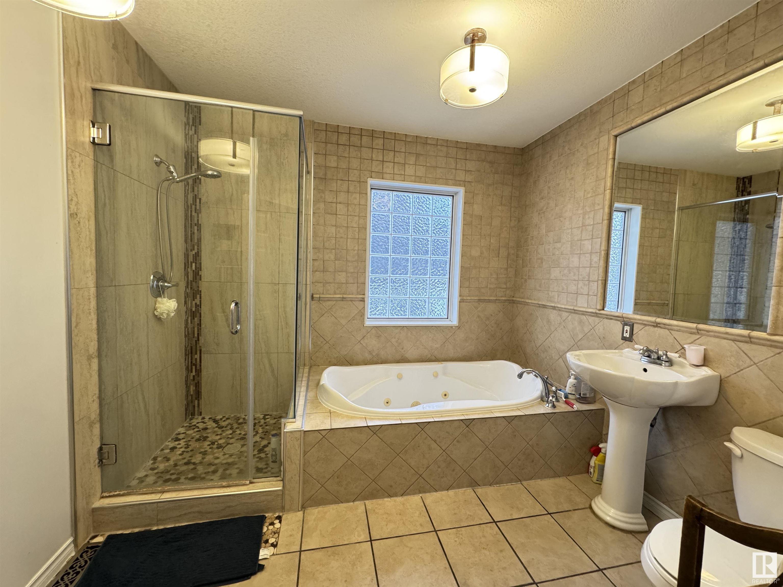      10824 83 AV NW , Edmonton,  ,T6E 2E7 ;  Listing Number: MLS E4418697