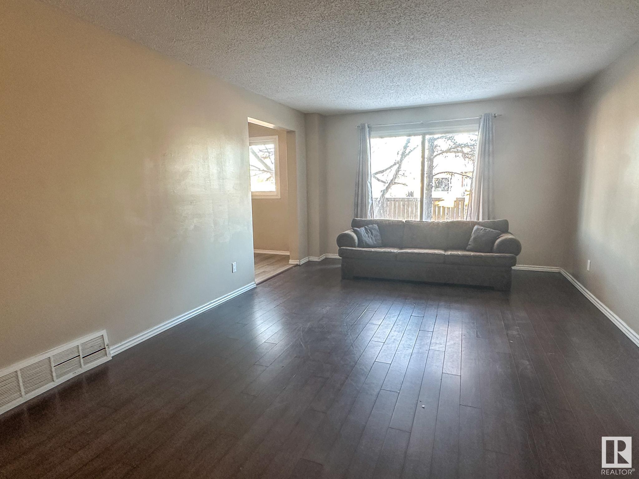      8205 115 AV NW , Edmonton,  ,T5B 4P1 ;  Listing Number: MLS E4418711