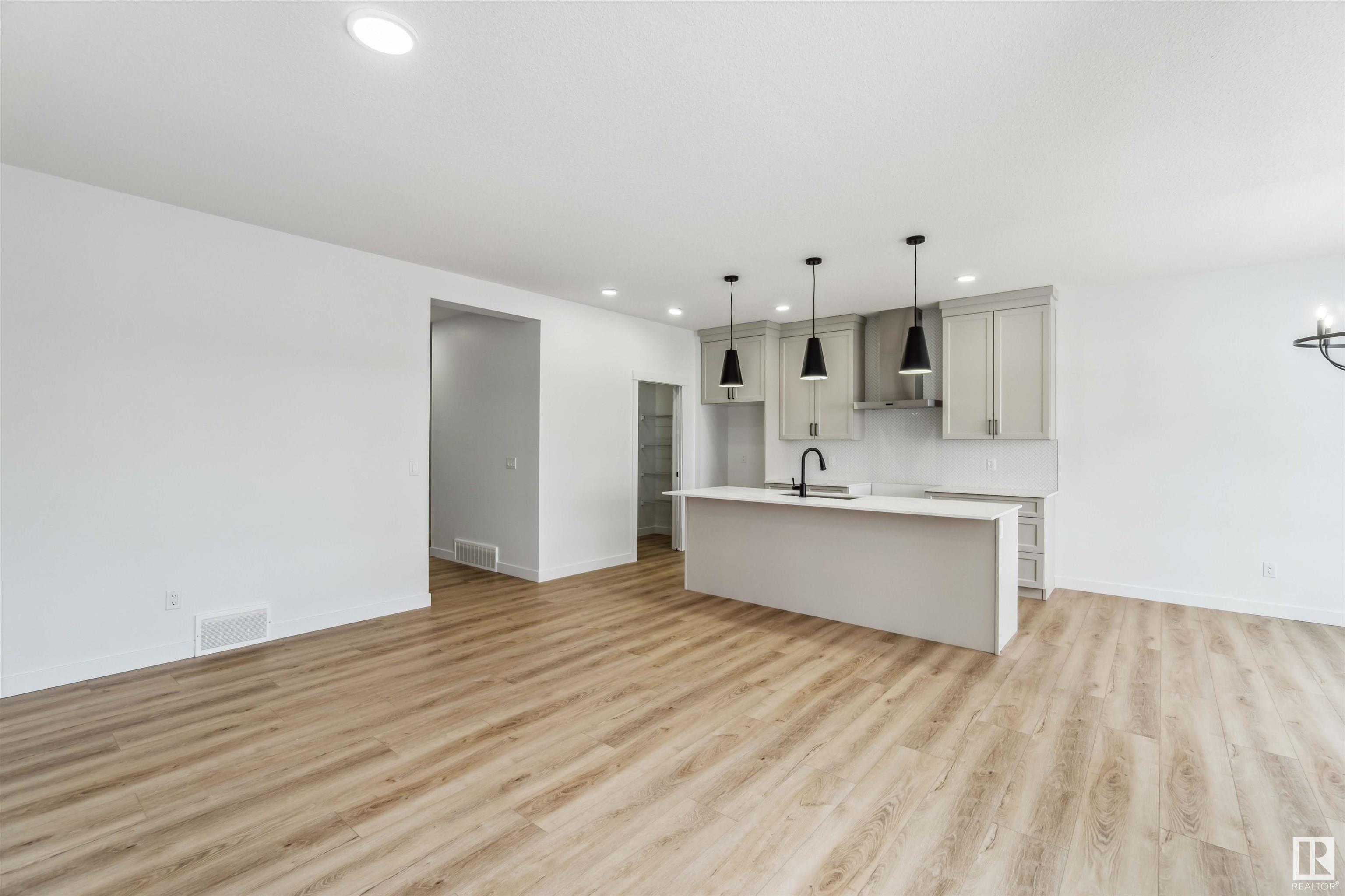      2622 15A AV NW , Edmonton,  ,T6T 2T7 ;  Listing Number: MLS E4418723