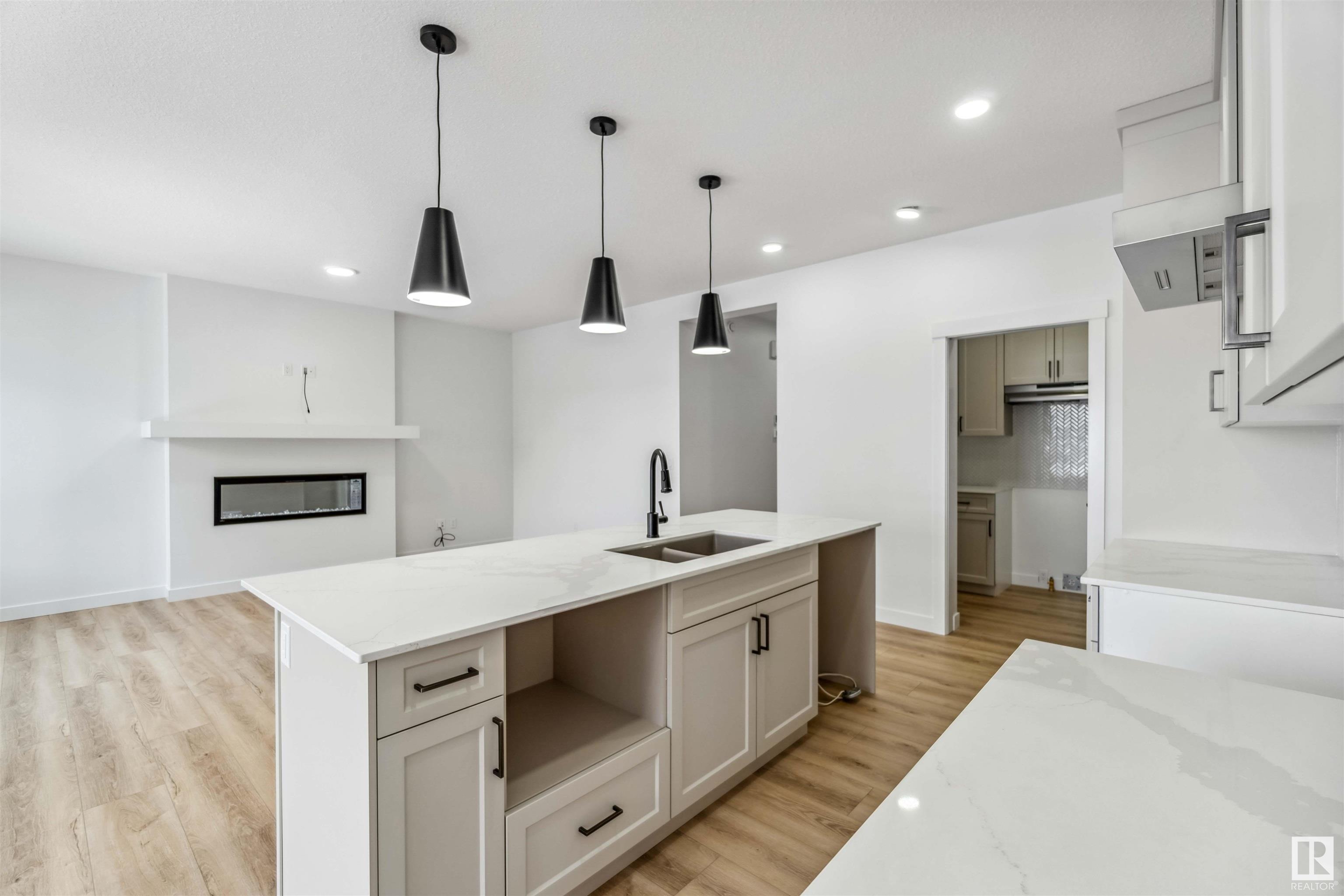      2622 15A AV NW , Edmonton,  ,T6T 2T7 ;  Listing Number: MLS E4418723