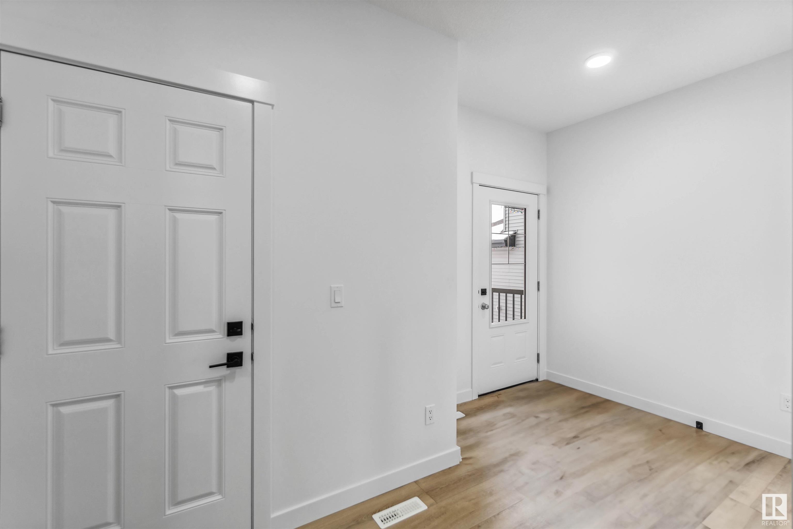     2622 15A AV NW , Edmonton,  ,T6T 2T7 ;  Listing Number: MLS E4418723
