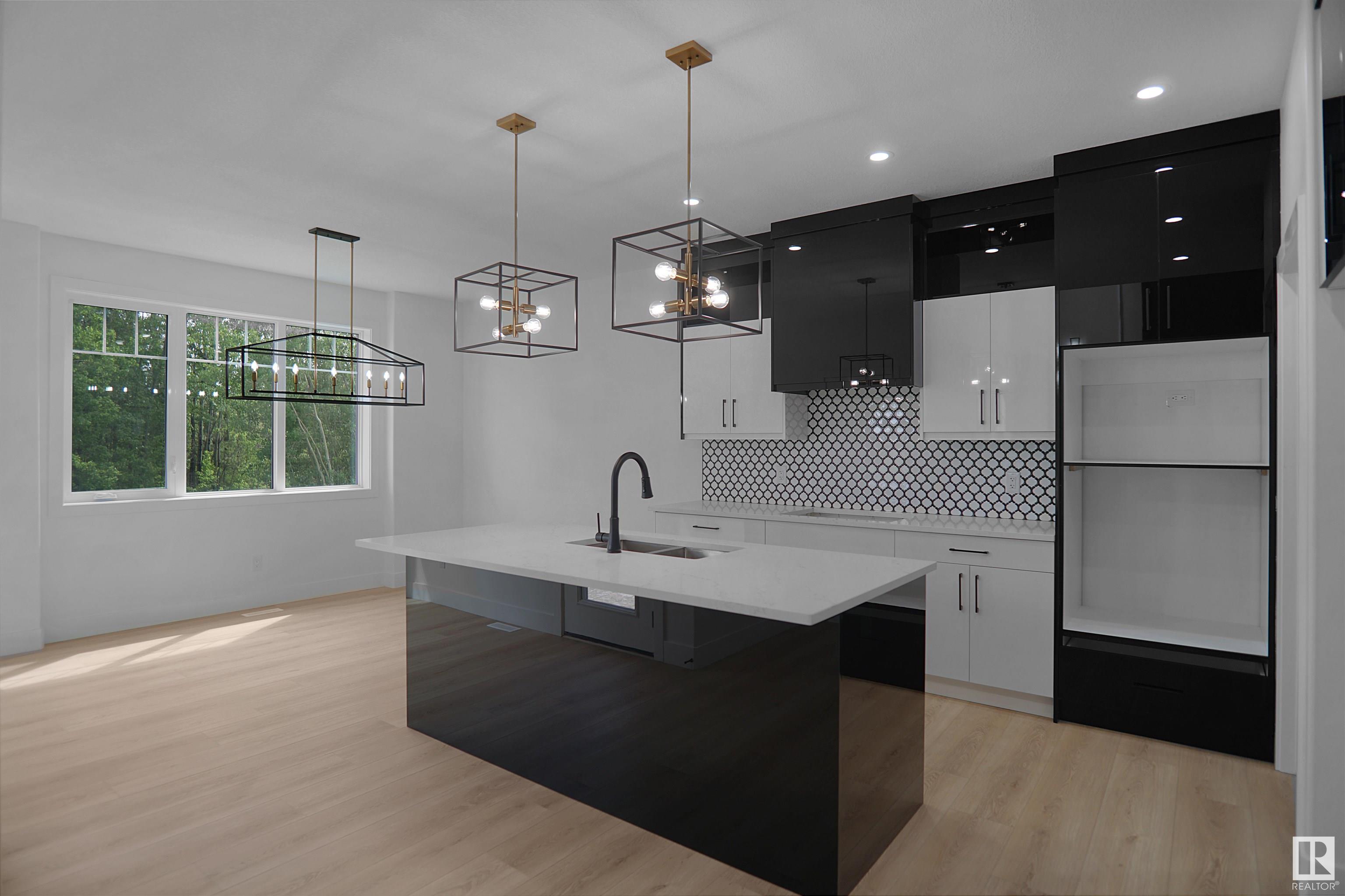      715 30 AV NW , Edmonton,  ,T6T 2V3 ;  Listing Number: MLS E4418726