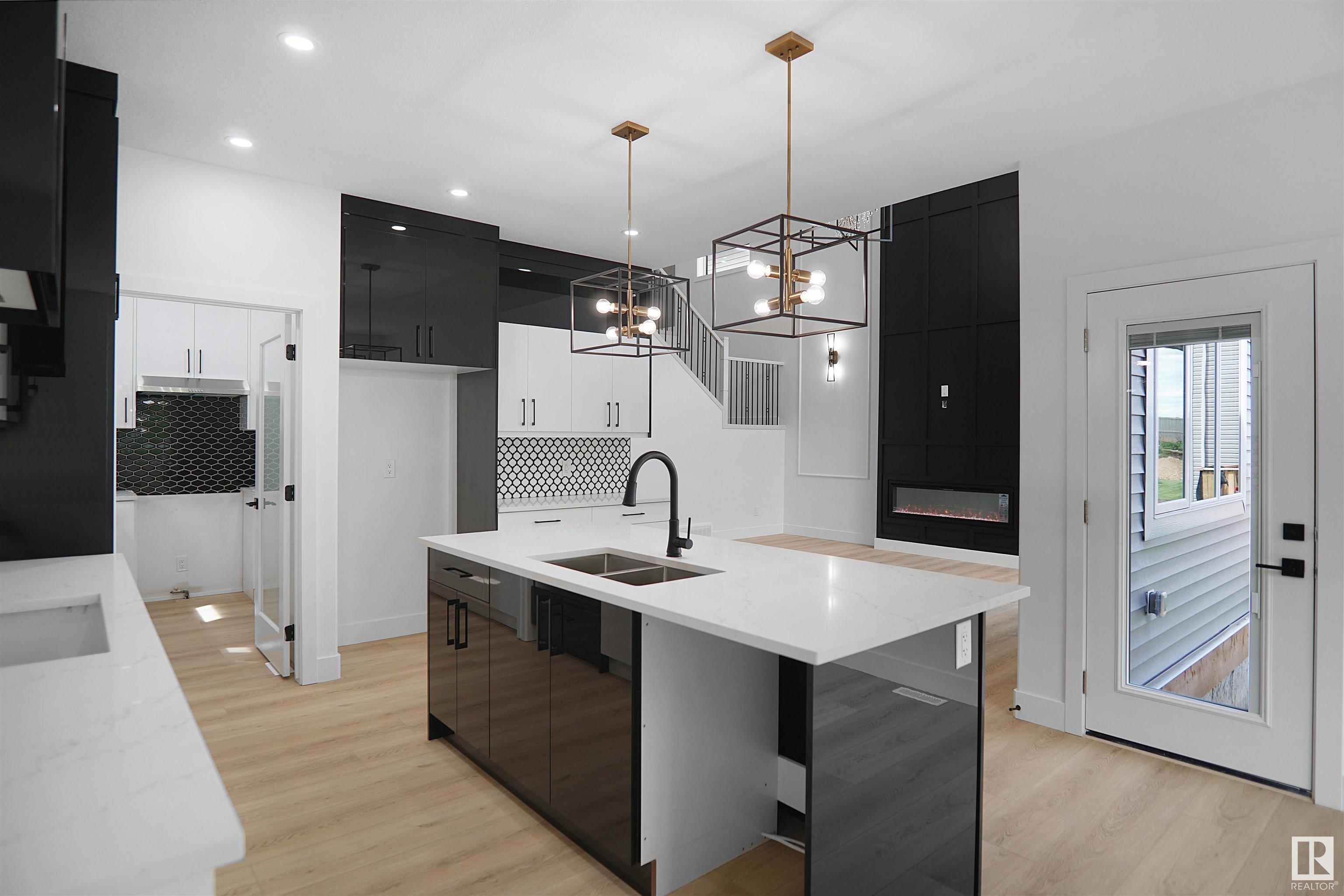      715 30 AV NW , Edmonton,  ,T6T 2V3 ;  Listing Number: MLS E4418726