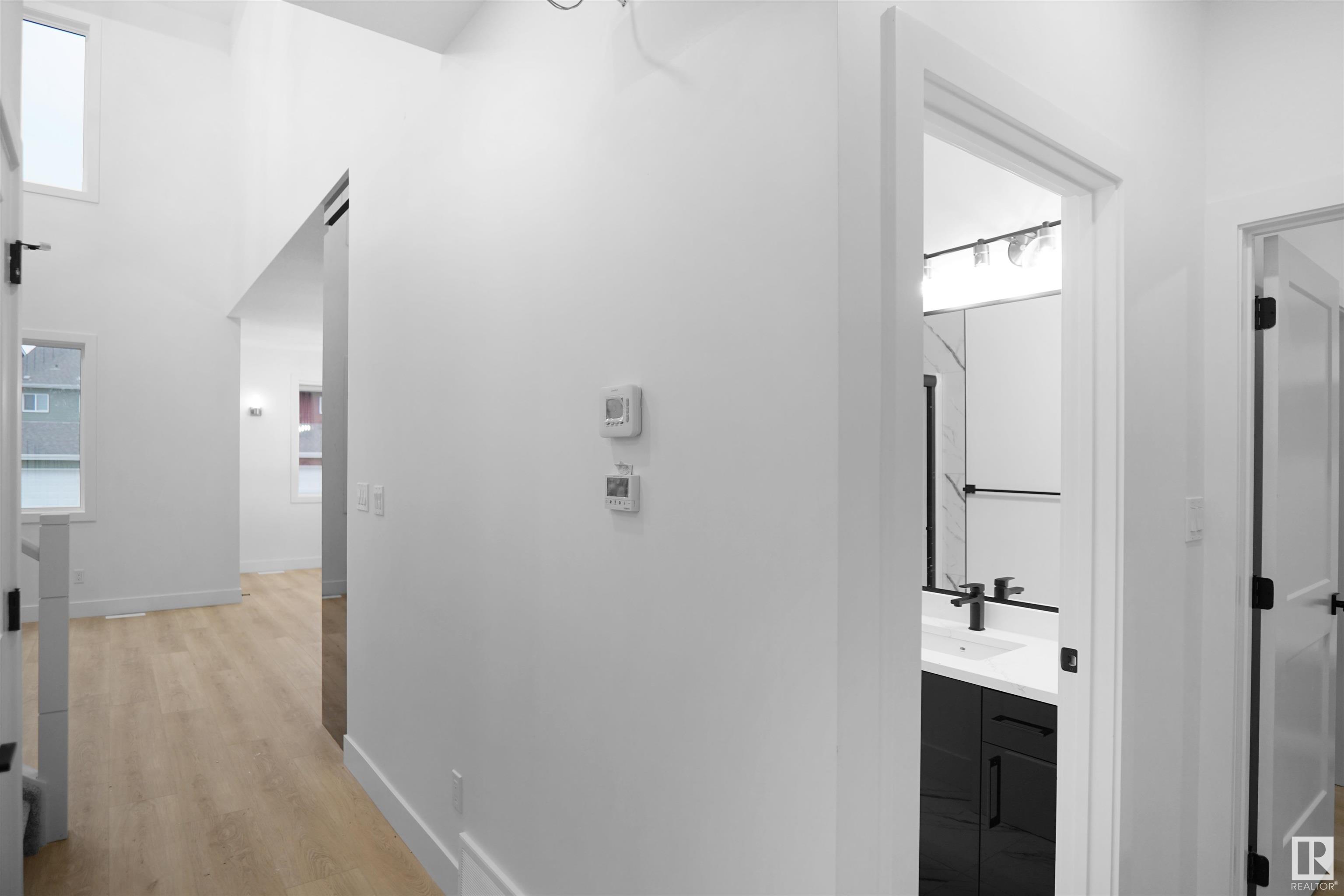      715 30 AV NW , Edmonton,  ,T6T 2V3 ;  Listing Number: MLS E4418726