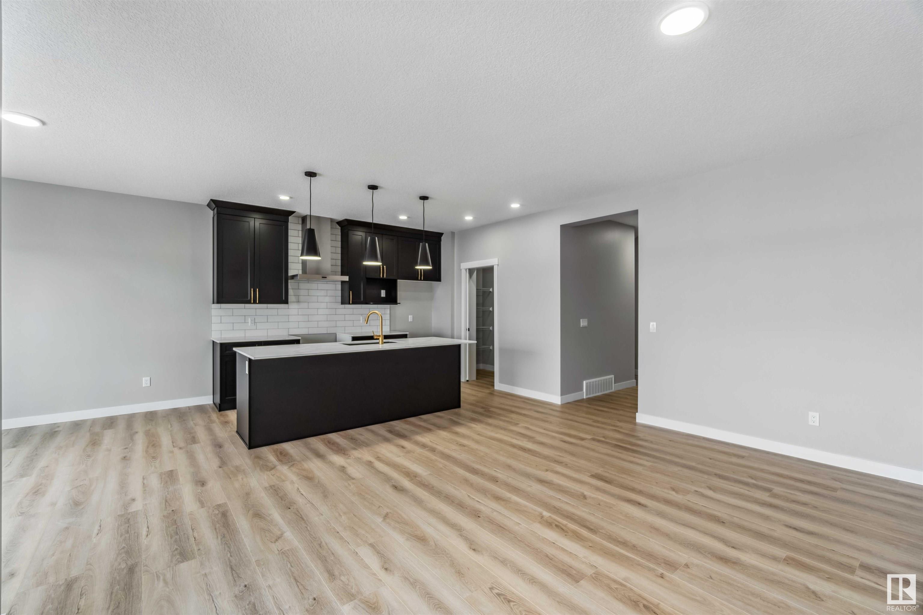      1659 12 ST NW , Edmonton,  ,T6T 2V1 ;  Listing Number: MLS E4418728