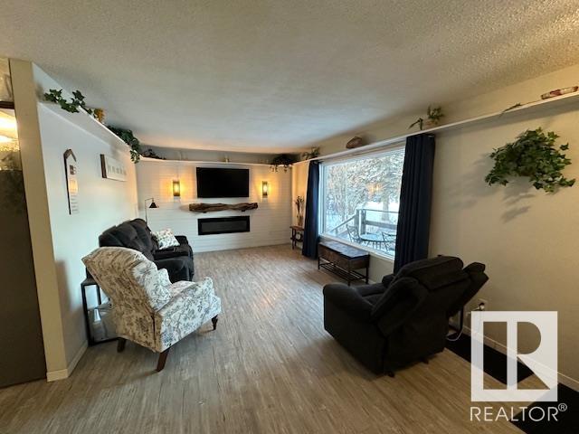      4828 50A St , Rural Lac Ste. Anne County,  ,T0E 0A0 ;  Listing Number: MLS E4418736