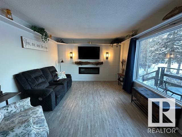      4828 50A St , Rural Lac Ste. Anne County,  ,T0E 0A0 ;  Listing Number: MLS E4418736
