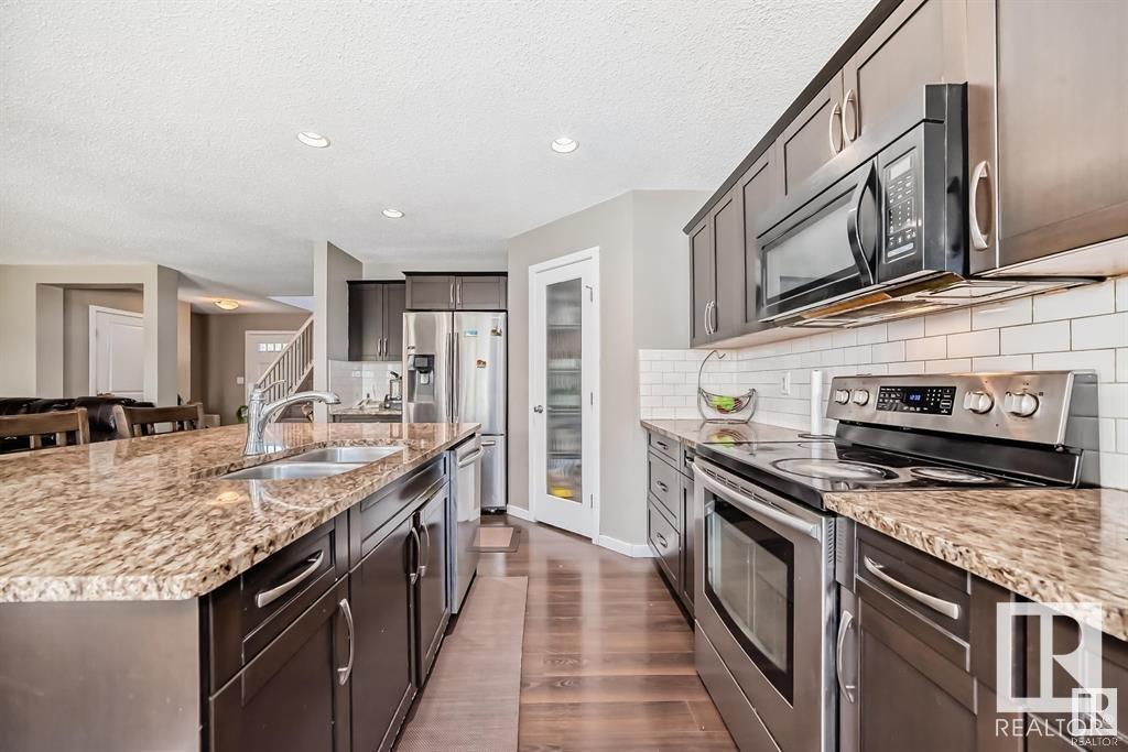      13827 143 AV NW , Edmonton,  ,T6V 0L7 ;  Listing Number: MLS E4418740