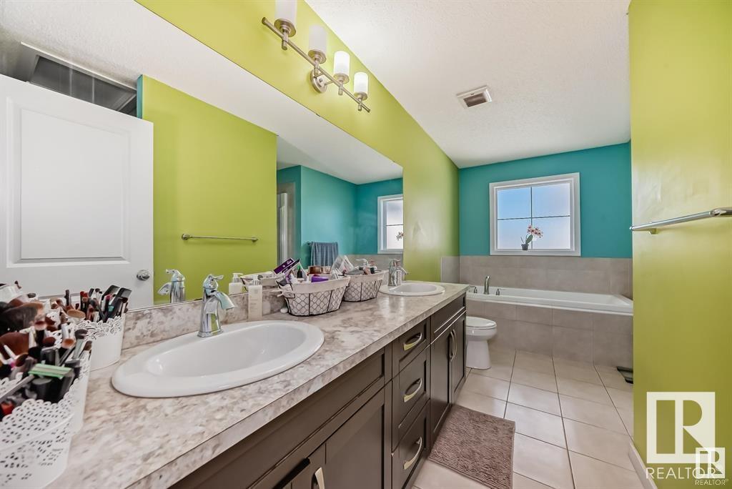      13827 143 AV NW , Edmonton,  ,T6V 0L7 ;  Listing Number: MLS E4418740