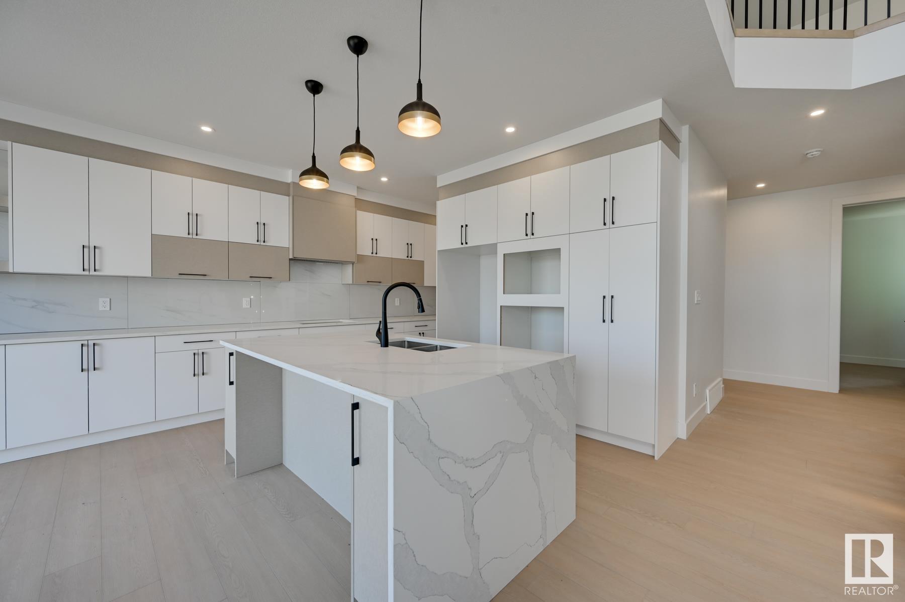      281 Meadowview DR , Fort Saskatchewan,  ,T8L 1Y4 ;  Listing Number: MLS E4418760