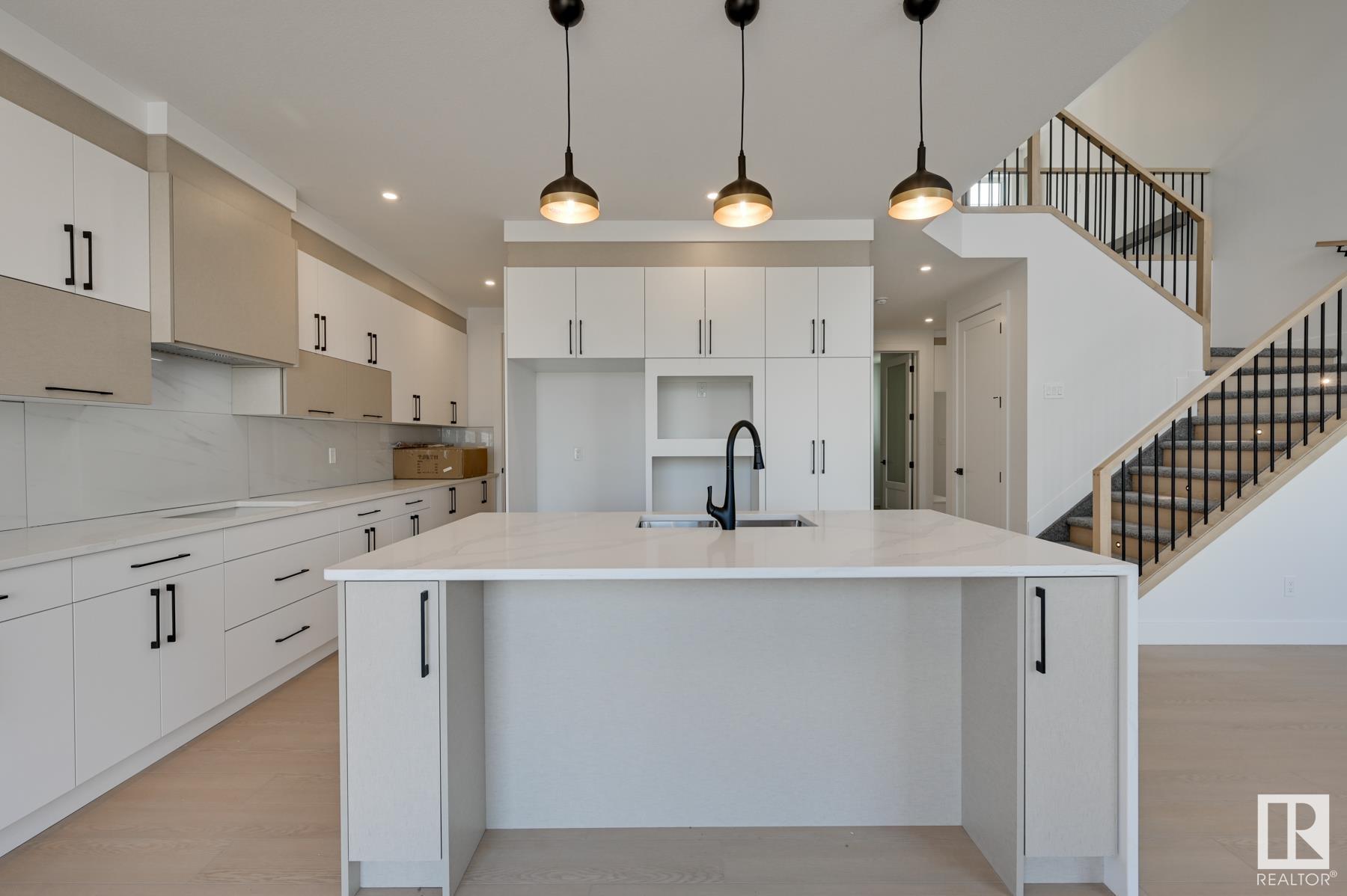      281 Meadowview DR , Fort Saskatchewan,  ,T8L 1Y4 ;  Listing Number: MLS E4418760