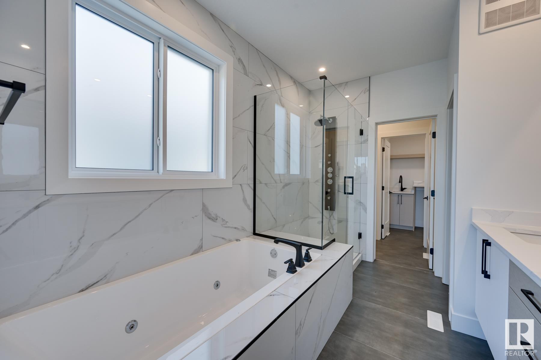      281 Meadowview DR , Fort Saskatchewan,  ,T8L 1Y4 ;  Listing Number: MLS E4418760