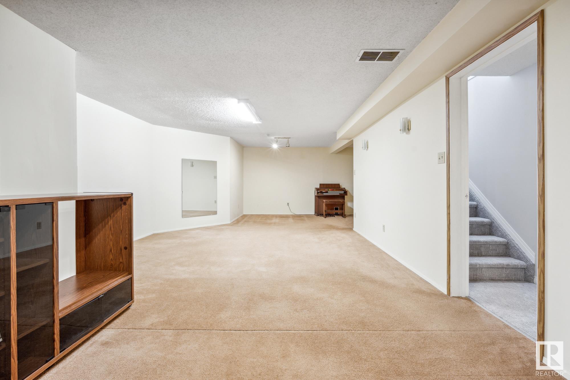      10818 11 AV NW , Edmonton,  ,T6J 6J1 ;  Listing Number: MLS E4418778