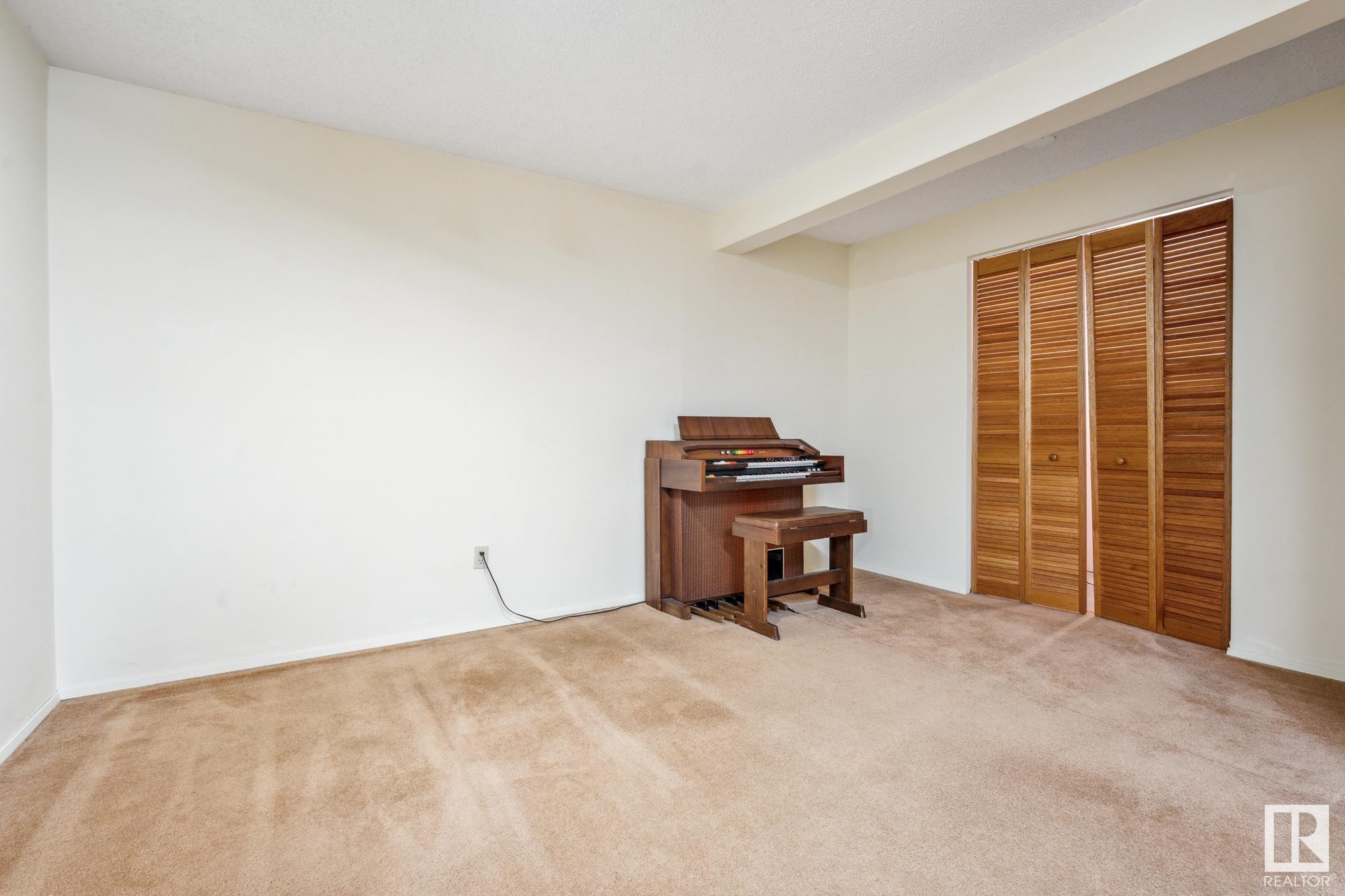      10818 11 AV NW , Edmonton,  ,T6J 6J1 ;  Listing Number: MLS E4418778
