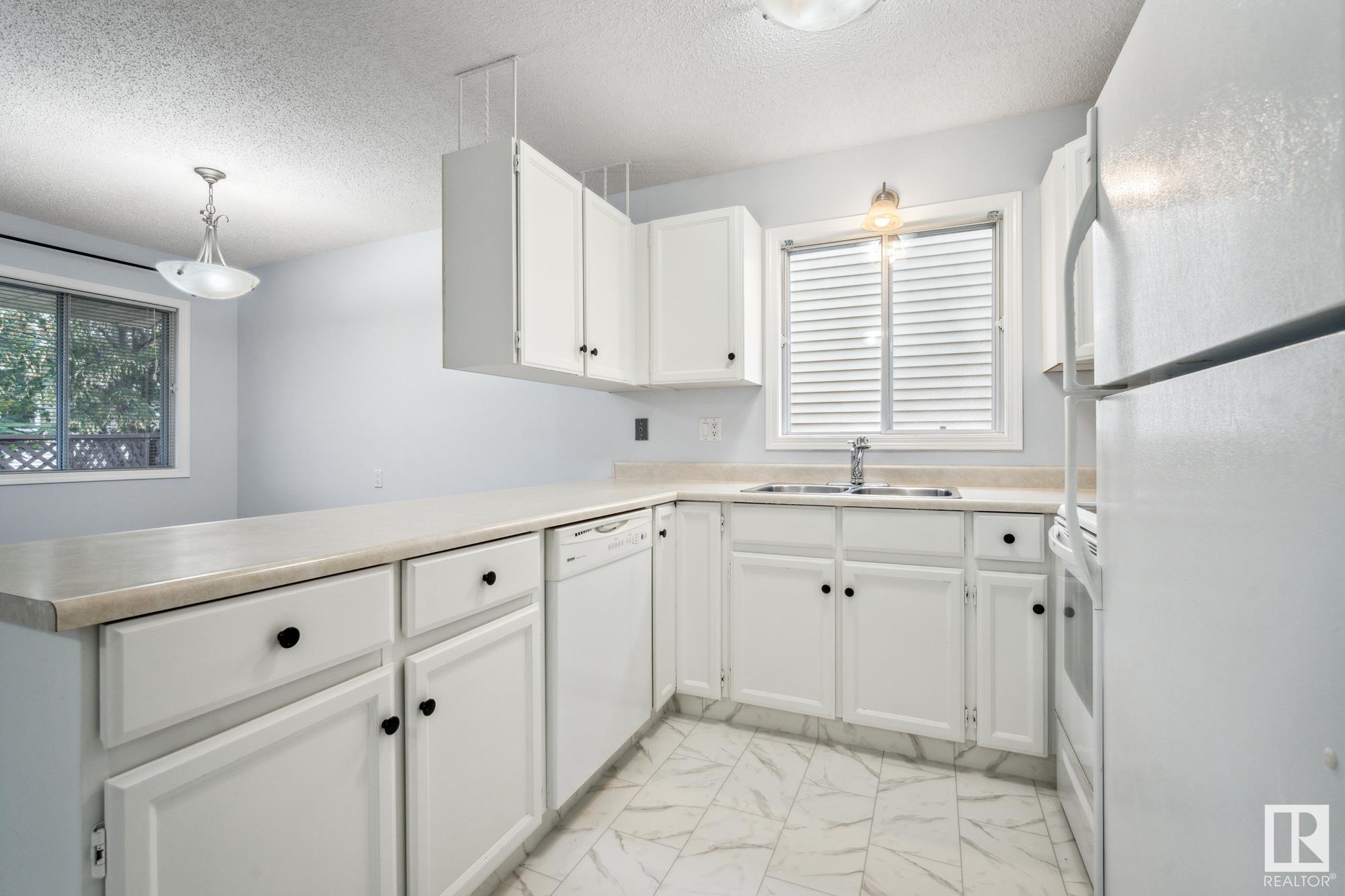      10818 11 AV NW , Edmonton,  ,T6J 6J1 ;  Listing Number: MLS E4418778